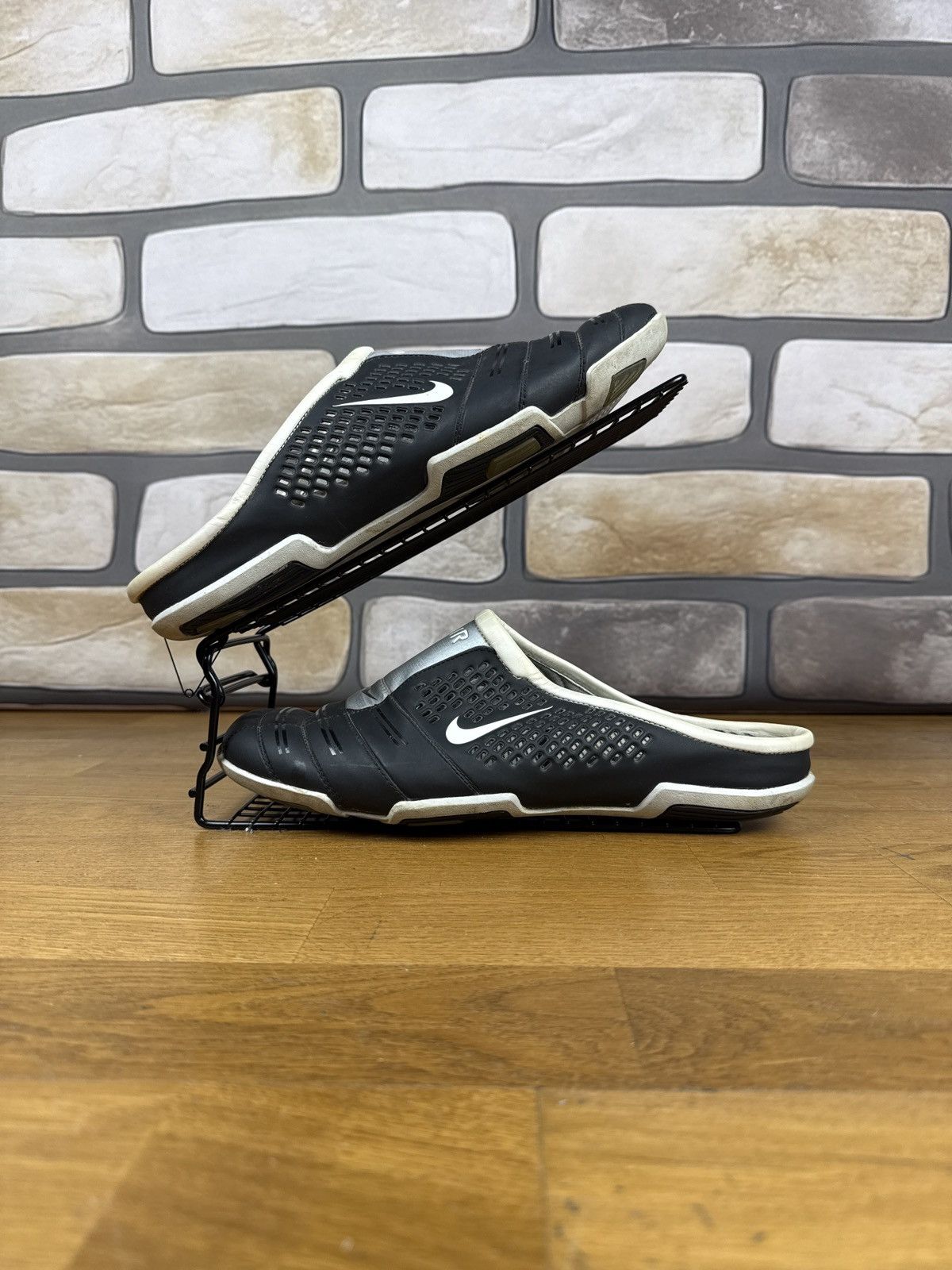 Nike Very rare nike vintage boots sneakers mules Size US 10 / EU 43 - 1 Thumbnail