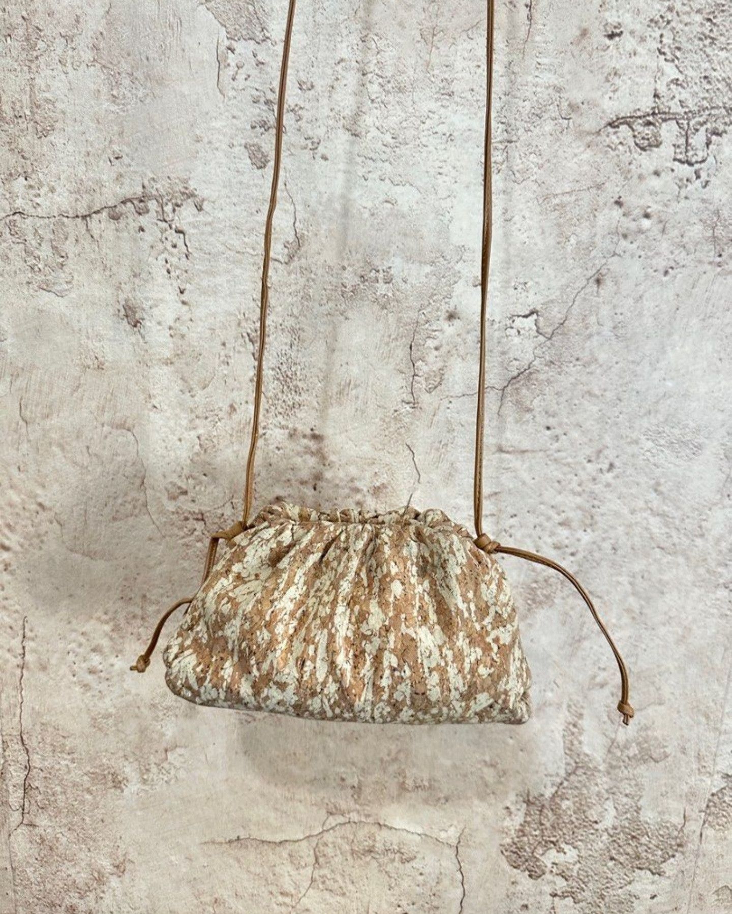 Bottega Veneta Bottega Veneta "The Pouch" Cork Cross Body Bag Size ONE SIZE - 1 Thumbnail