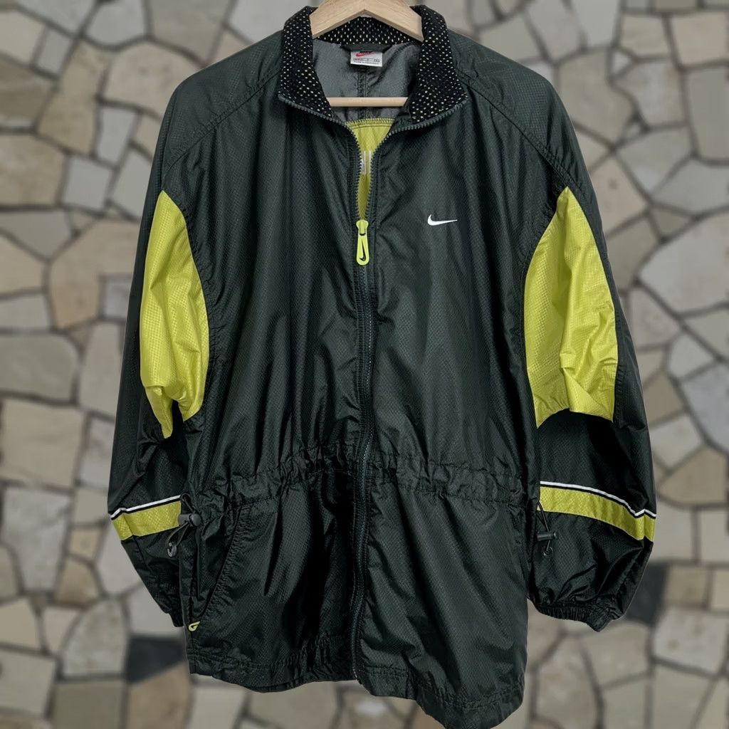 Nike VINTAGE Nike Windbreaker Jacket Green Full Zip Men’s Small Shirt Size US S / EU 44-46 / 1 - 1 Thumbnail