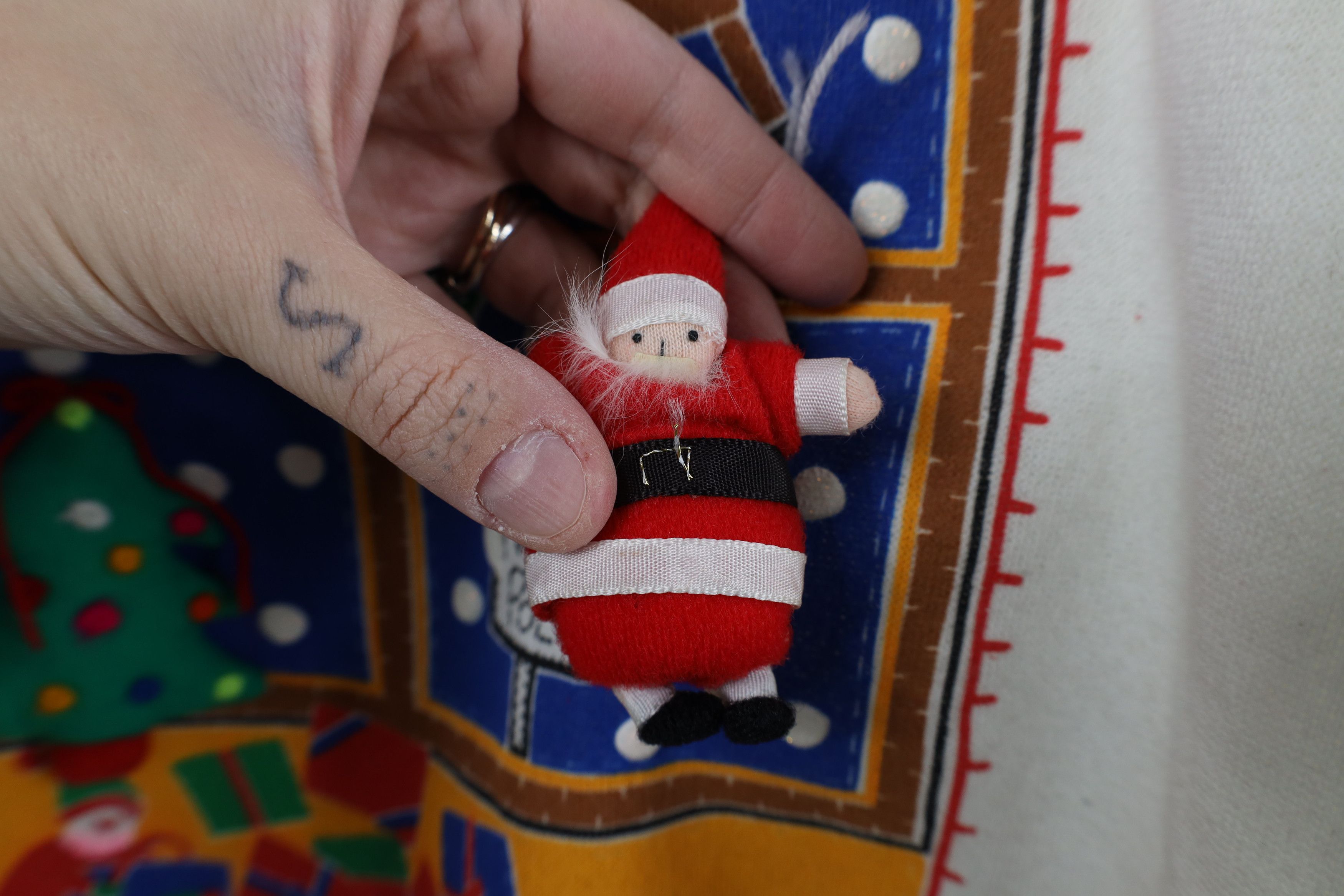 Vintage Vintage 80s Art Works Christmas Trinkets Sweatshirt USA Size ONE SIZE - 7 Thumbnail