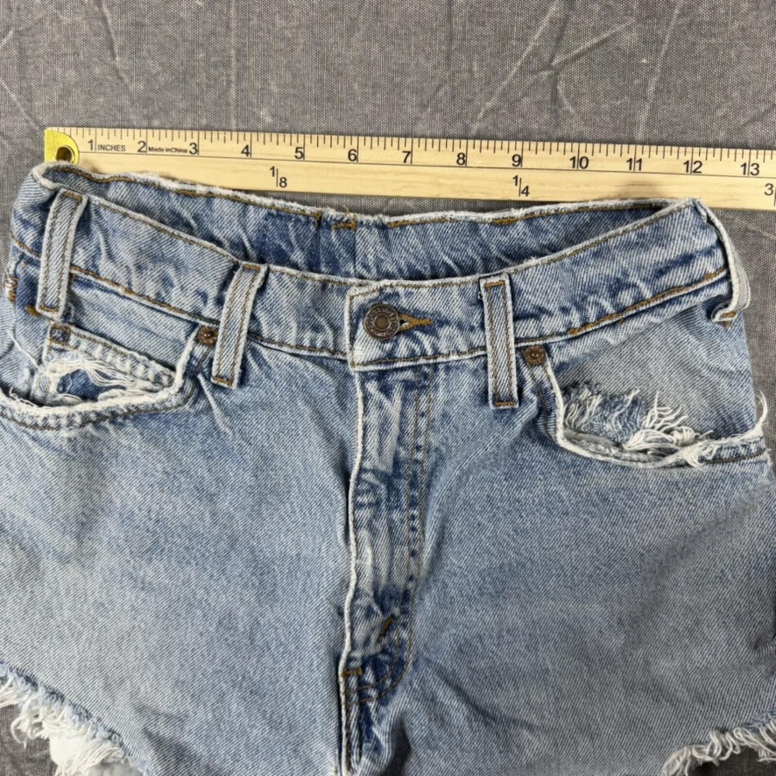 Levi's Levi's Shorts Women's S Blue Distressed Jeans Size 28" / US 6 / IT 42 - 4 Thumbnail