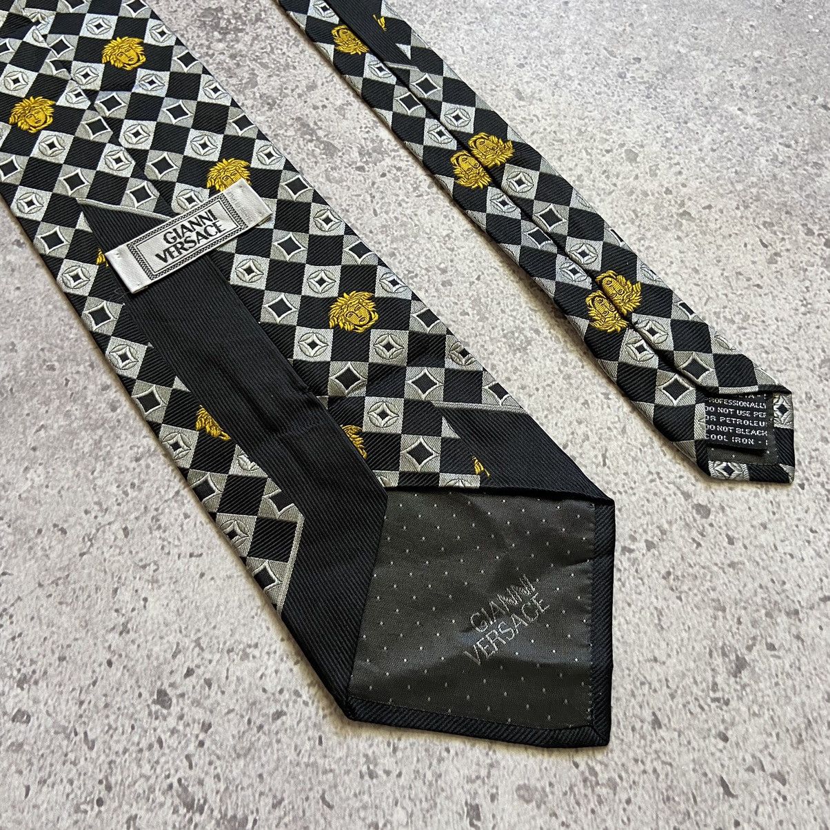 Versace Vintage Gianni Versace Medusa silk tie. Made in Italy Size ONE SIZE - 4 Thumbnail