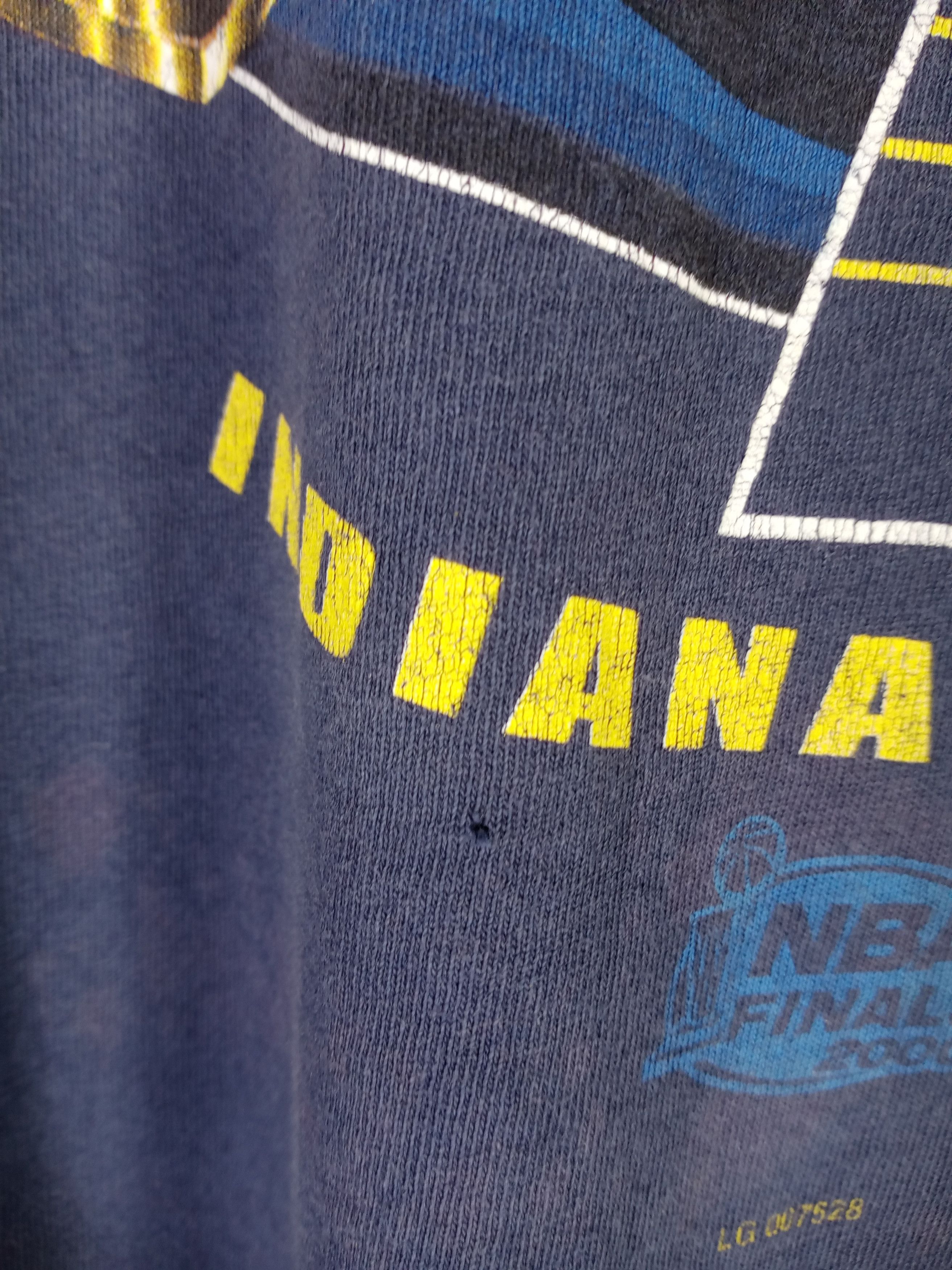 NBA Rare Vintage 2000 NBA Finals Indiana Pacers Puma Tshirt Size US XL / EU 56 / 4 - 8 Thumbnail