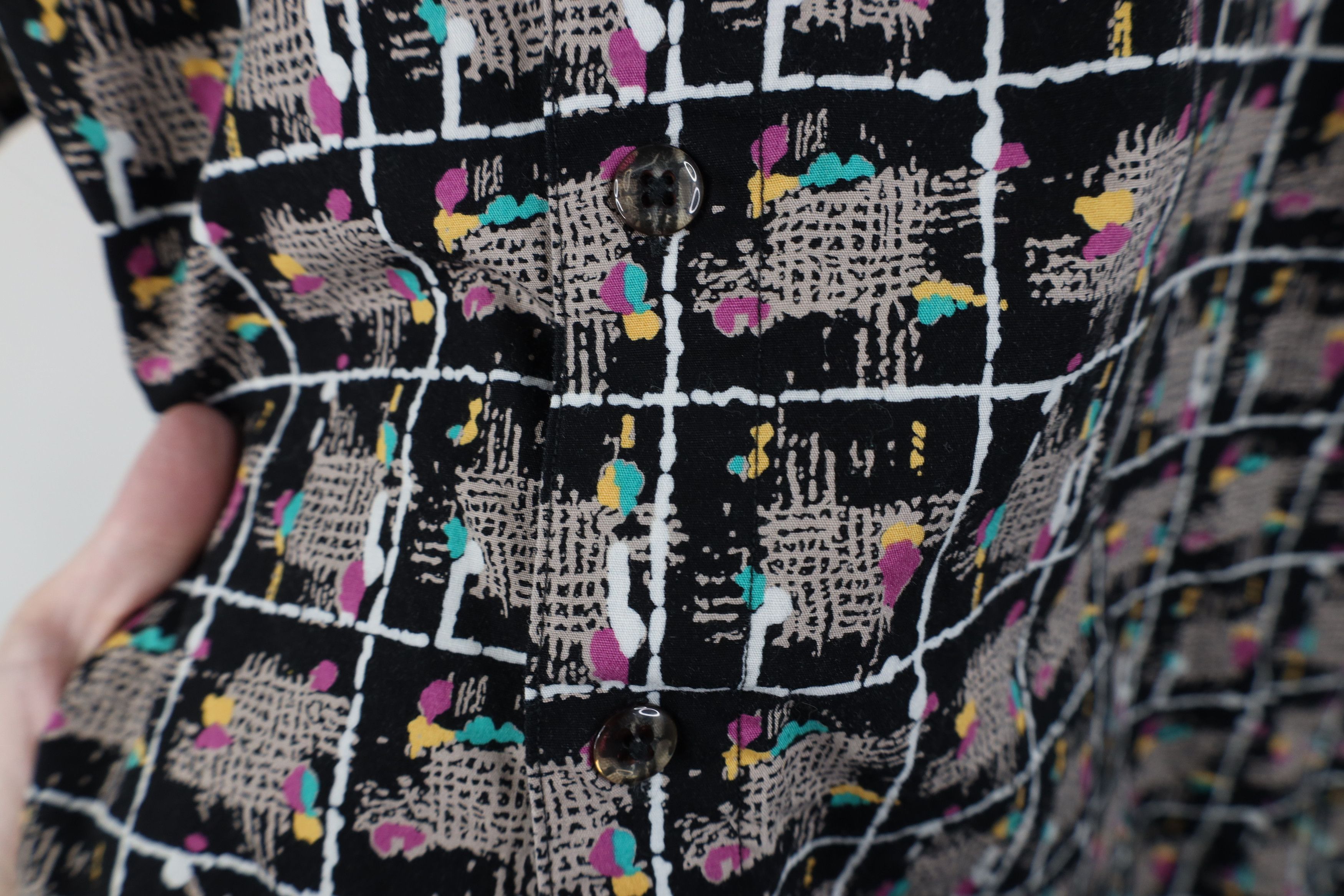 Vintage Vintage 90s Streetwear Paint Splatter Collared Button Shirt Size US XL / EU 56 / 4 - 5 Thumbnail