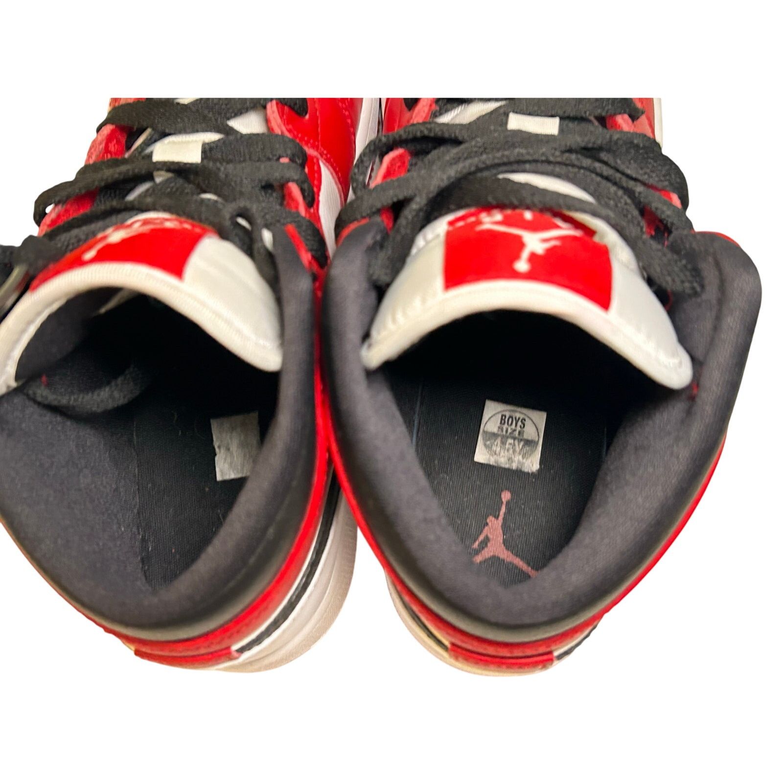 Jordan Brand Nike Air Jordan 1 Retro Mid OG Chicago Size 4.5y Size US 5 / EU 37 - 9 Thumbnail