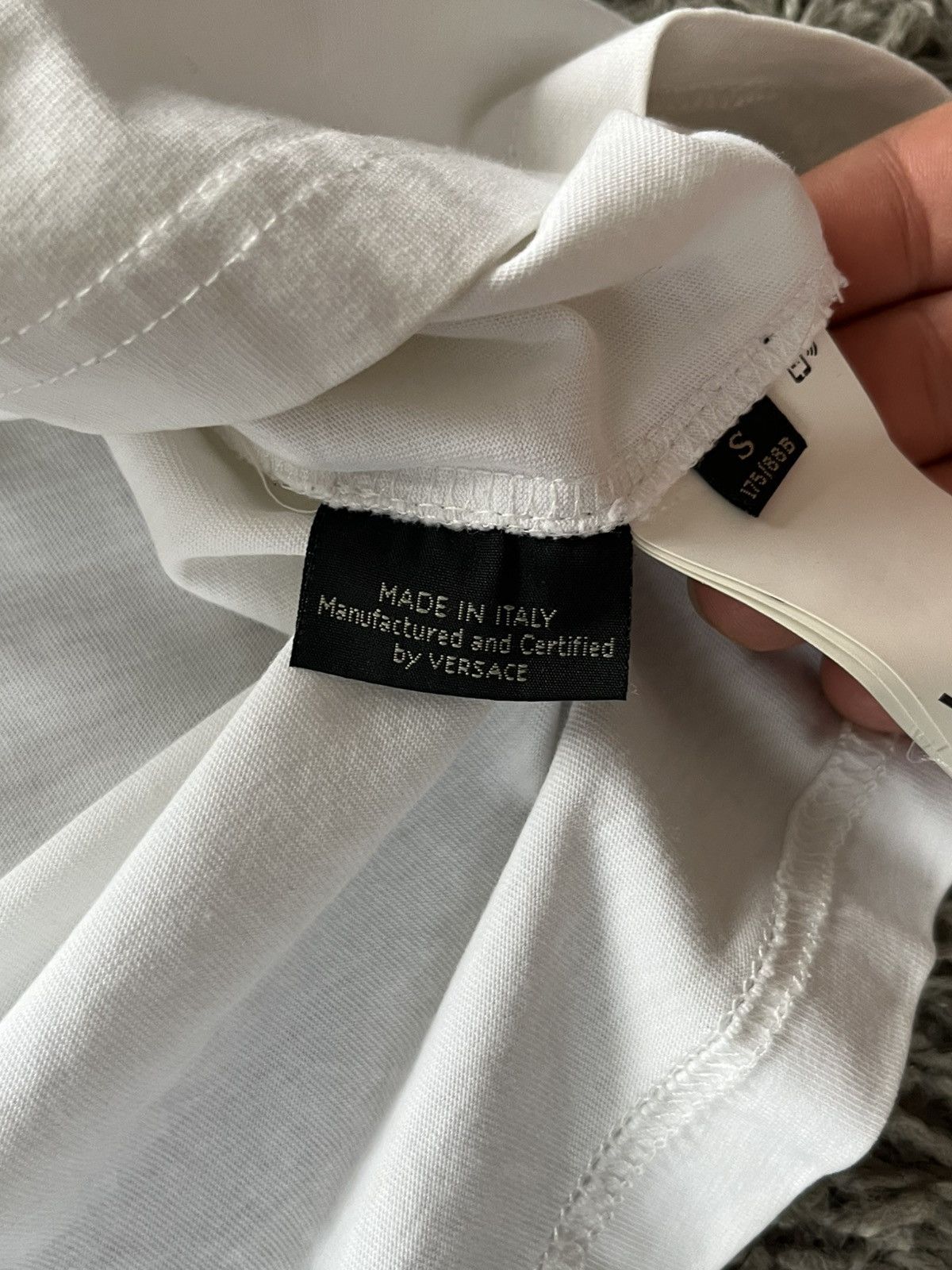 Versace Vintage Tee Versace BIG LOGO Streetwear Size US S / EU 44-46 / 1 - 10 Thumbnail