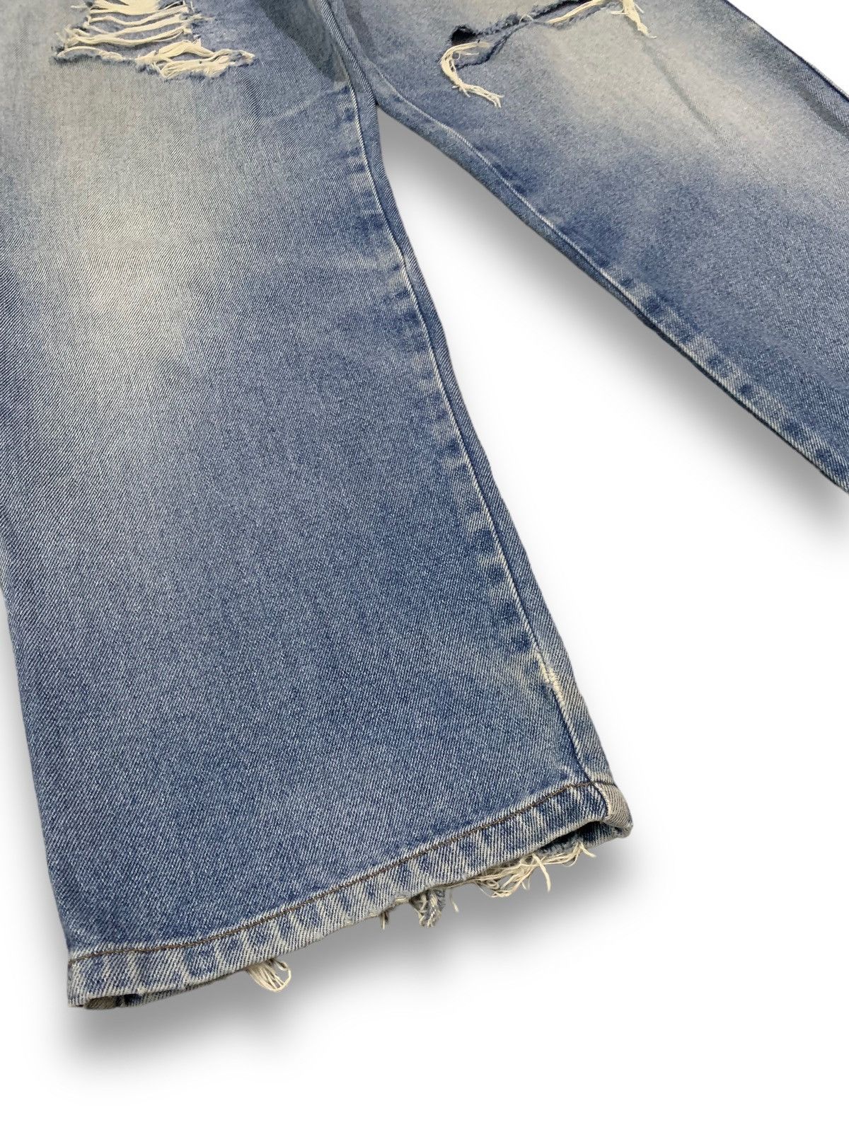 Japanese Brand Vintage Japanese Brand Blue Washed Baggy Distressed Jeans Size US 32 / EU 48 - 9 Thumbnail