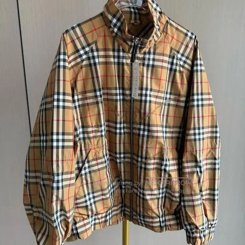 Burberry Burberry Khaki Nylon Women's Jacket. Size S / US 4 / IT 40 - 1 Thumbnail