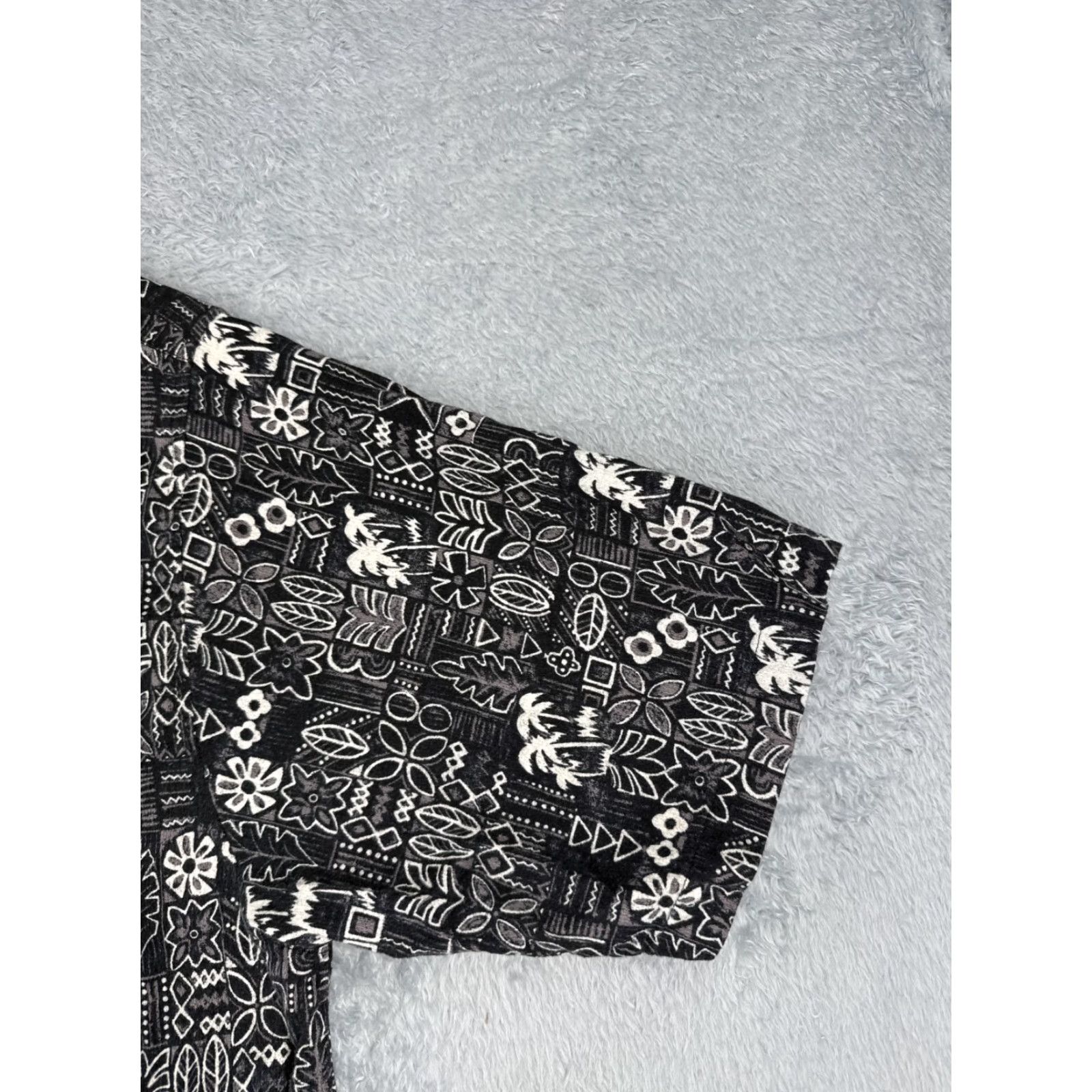 Ocean Pacific Ocean Pacific Shirt Men 2XL Black Hawaiian Floral Pattern Rayon Blend Short Sleeve Button-Up Casual Beach Vacation Surf Aloha Men Size US XXL / EU 58 / 5 - 2 Thumbnail