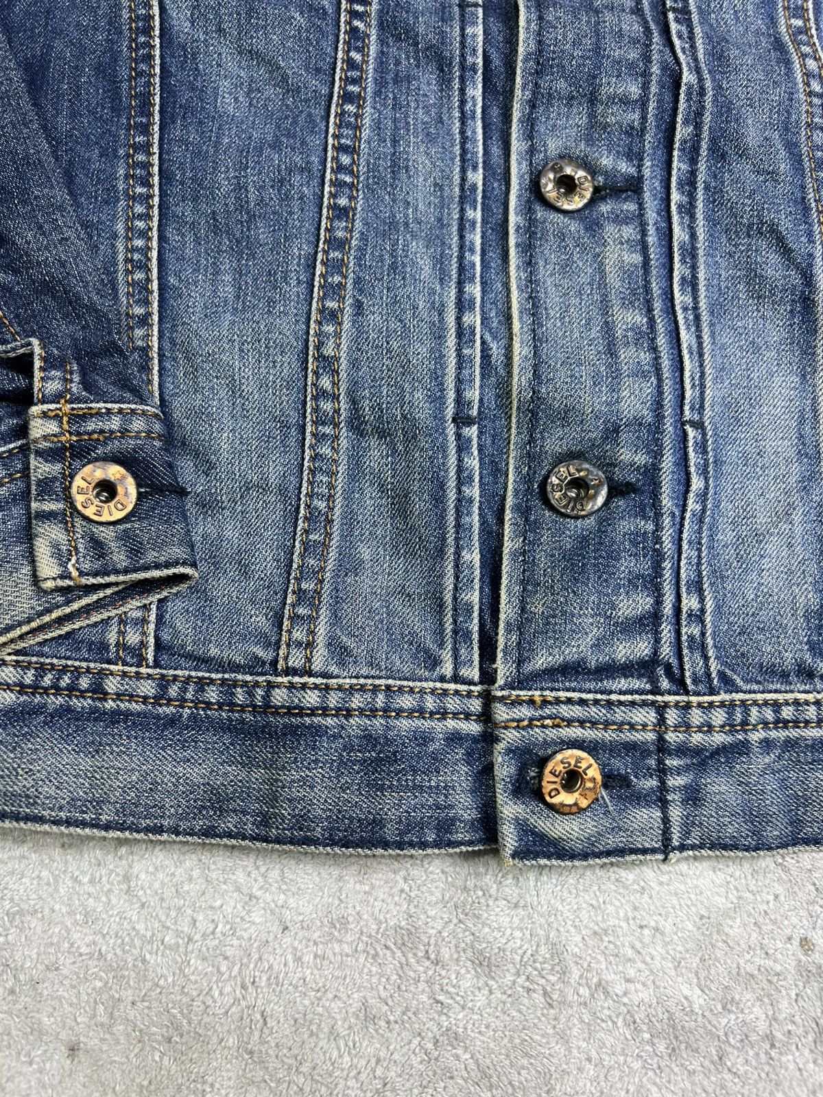 Diesel Vintage Diesel Industry Denim Jacket Distressed Wash Trucker Size US M / EU 48-50 / 2 - 3 Thumbnail