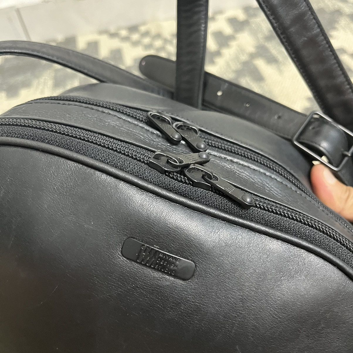Issey Miyake Authentic Vintage Issey Miyake Product Leather Sling Bag Size ONE SIZE - 3 Thumbnail