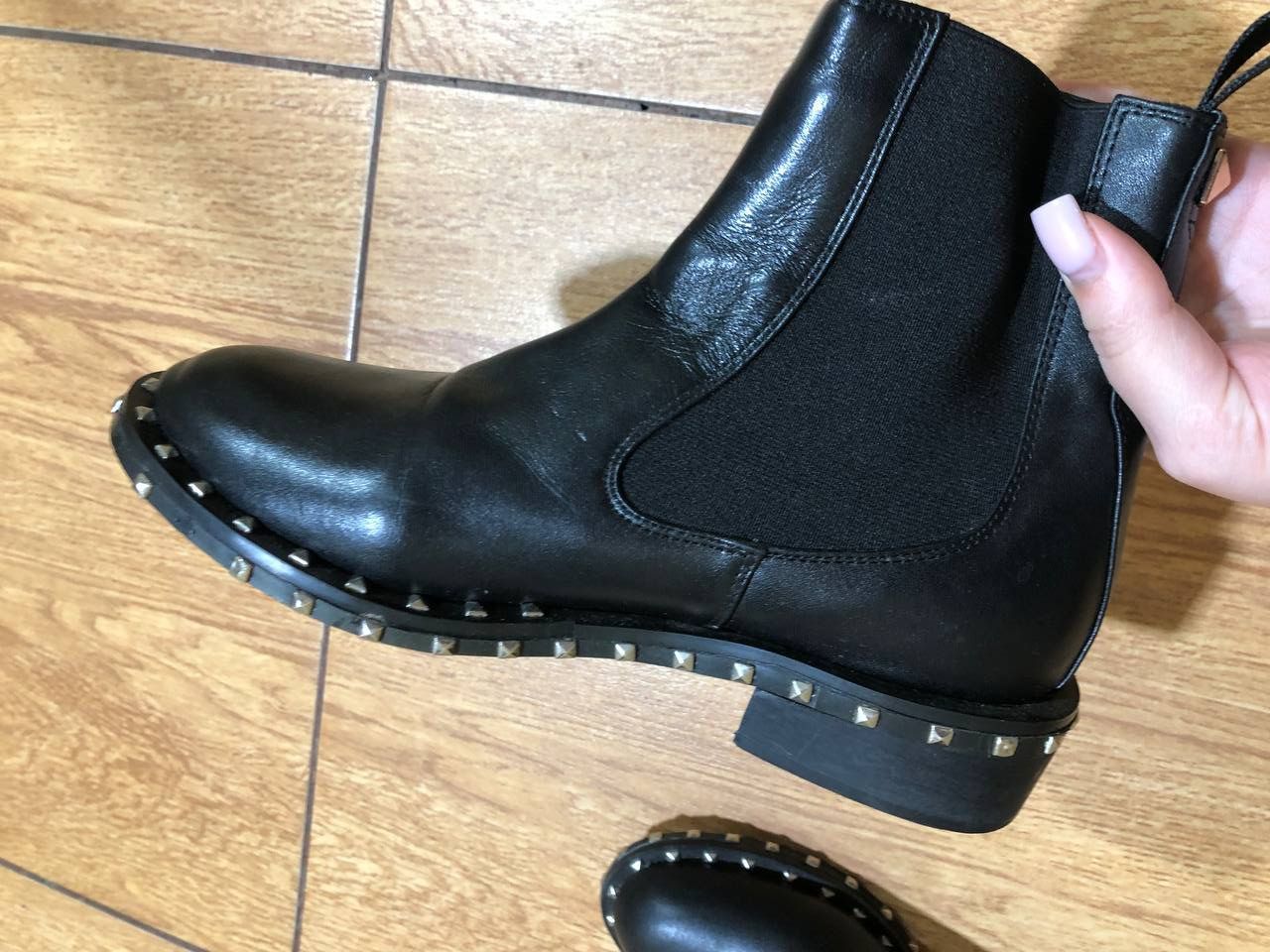 Valentino Luxury Valentino Black Studded Detail Chelsea Boots Size 36 Size US 6 / IT 36 - 6 Thumbnail