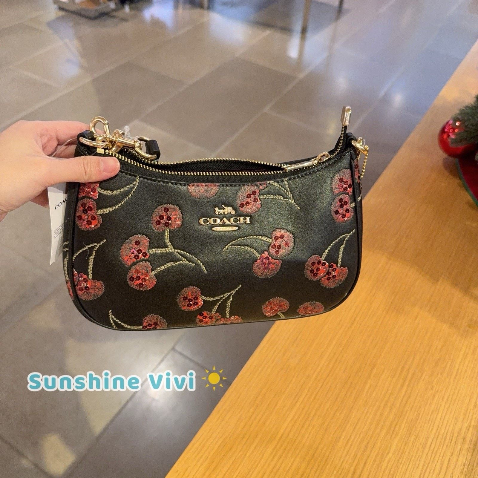 Coach NWT Coach Teri Shoulder Bag Cherry CCZ16 Gold/Black Multi Size ONE SIZE - 6 Thumbnail