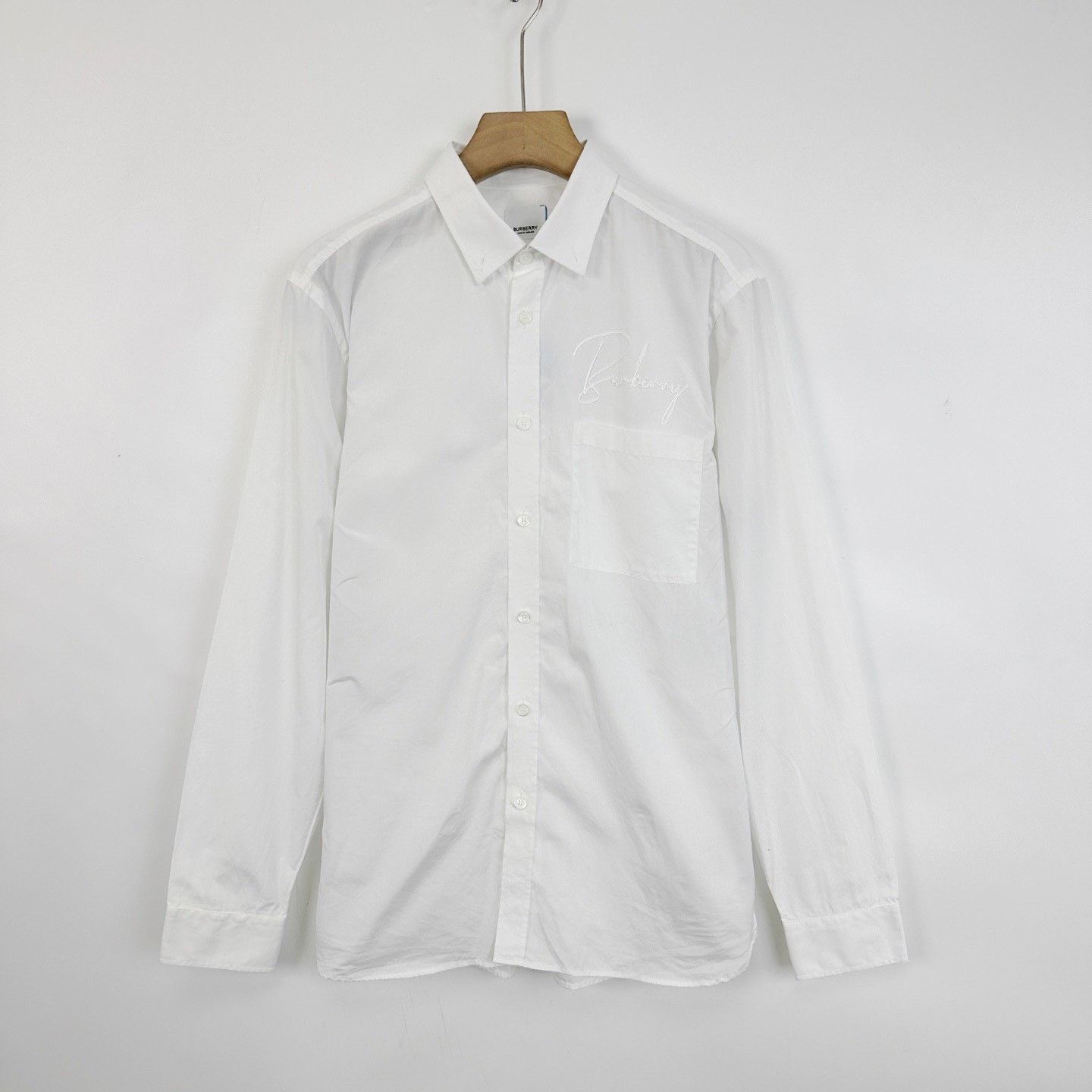 Burberry Burberry White Chest Pocket Embroidered Logo Long-Sleeve Shirt Size US L / EU 52-54 / 3 - 1 Thumbnail