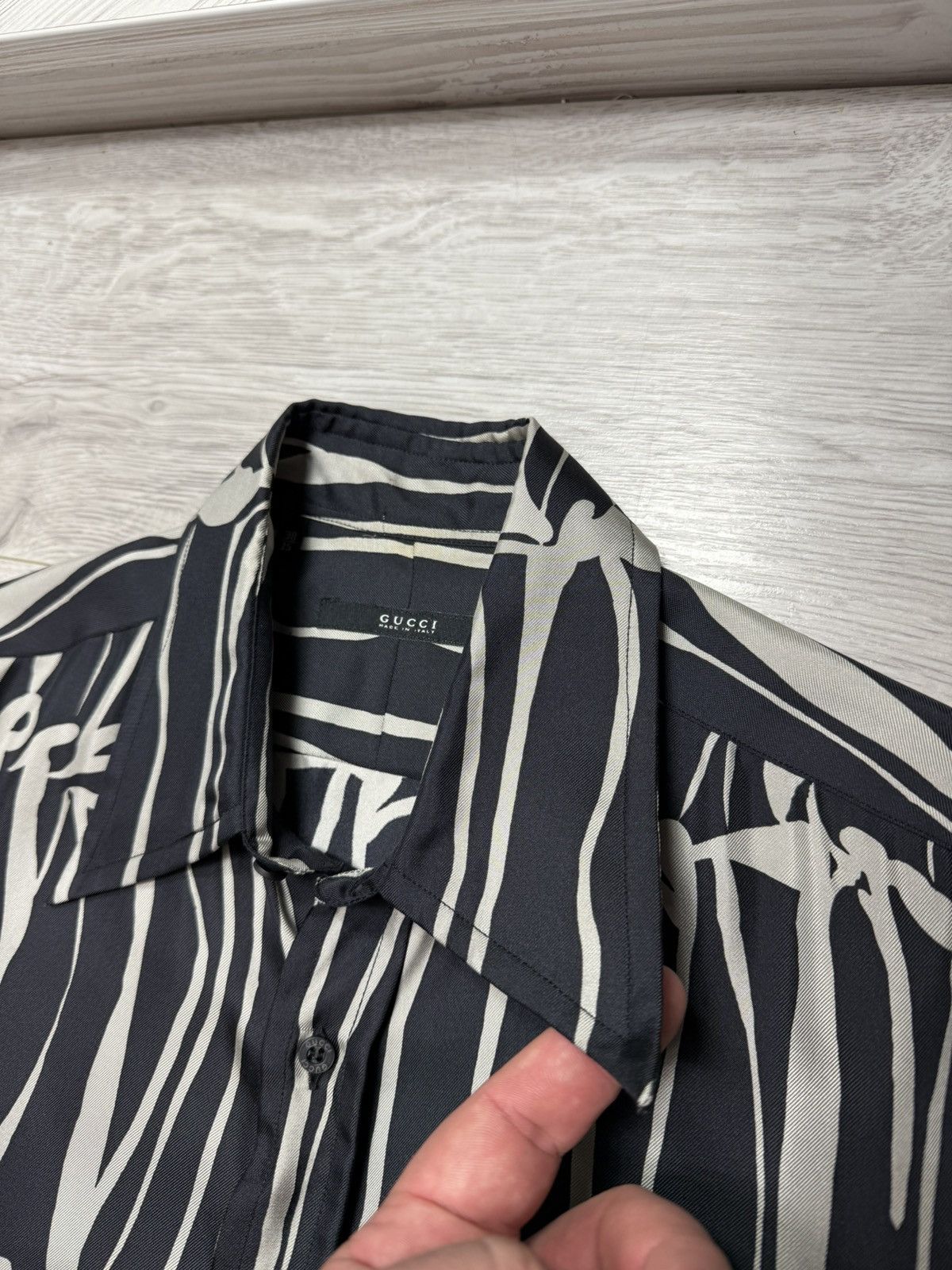 Gucci Gucci by Tom Ford Vintage Silk Button-Up Long Sleeve Shirt Size US M / EU 48-50 / 2 - 11 Thumbnail