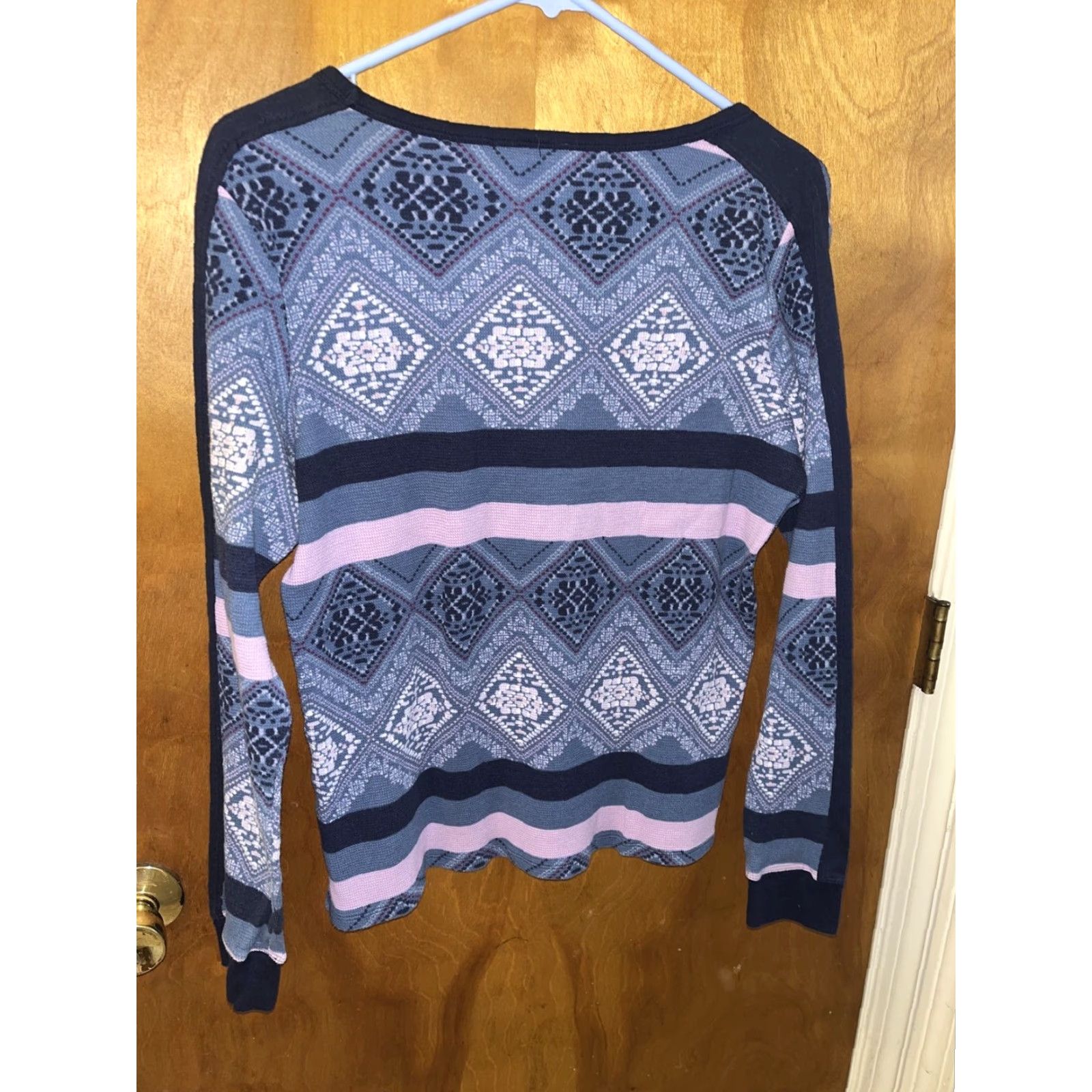 Victoria's Secret Victoria's Secret Women V-Neck Knitted Sweater Long Sleeve Geometric Blue Pink Size M Winter Ski Trip Size M / US 6-8 / IT 42-44 - 3 Thumbnail