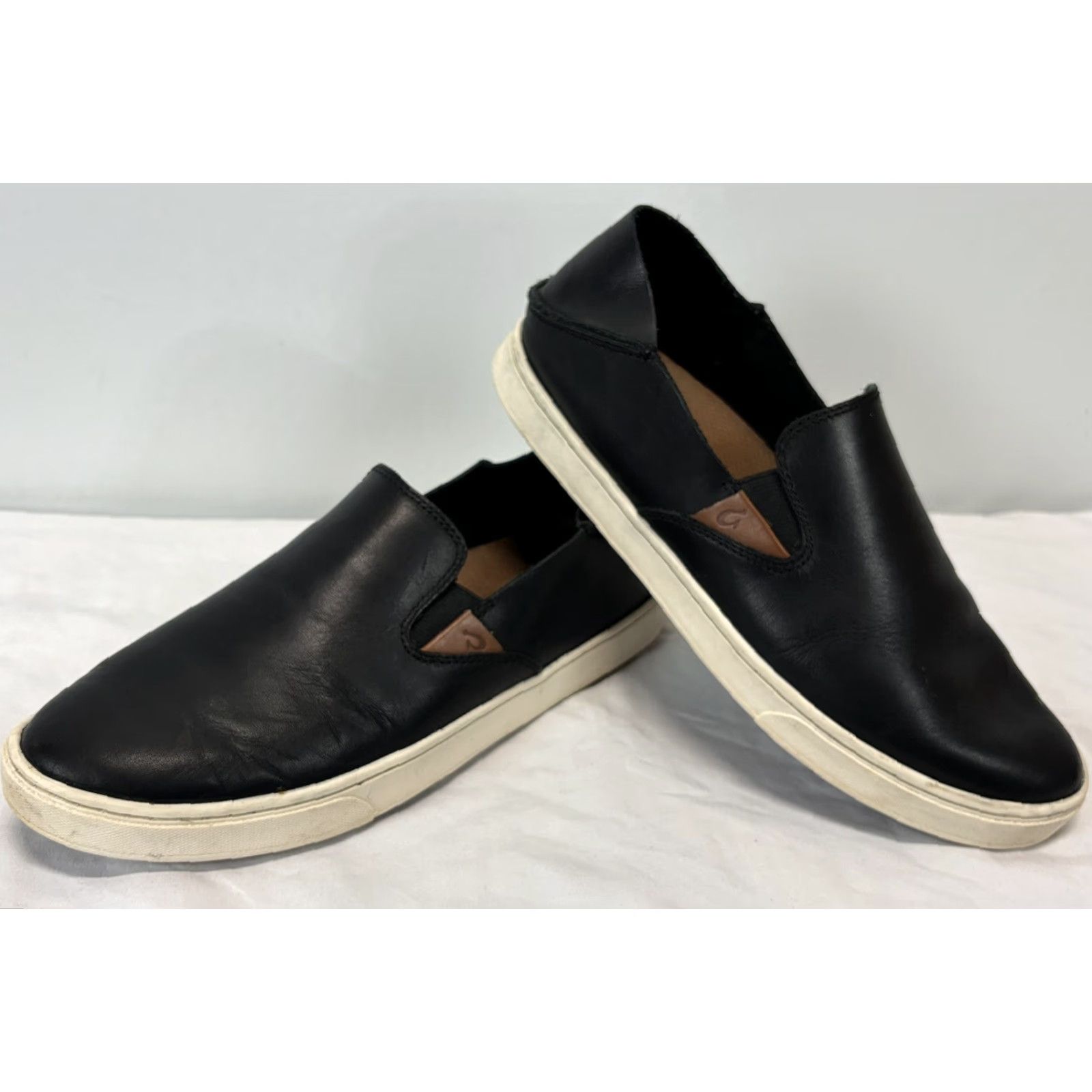 Olukai OluKai Pehuea Slip-On Leather Casual Sneaker Women’s Black 10 Drop Heel Comfort Size US 10 / IT 40 - 2 Thumbnail