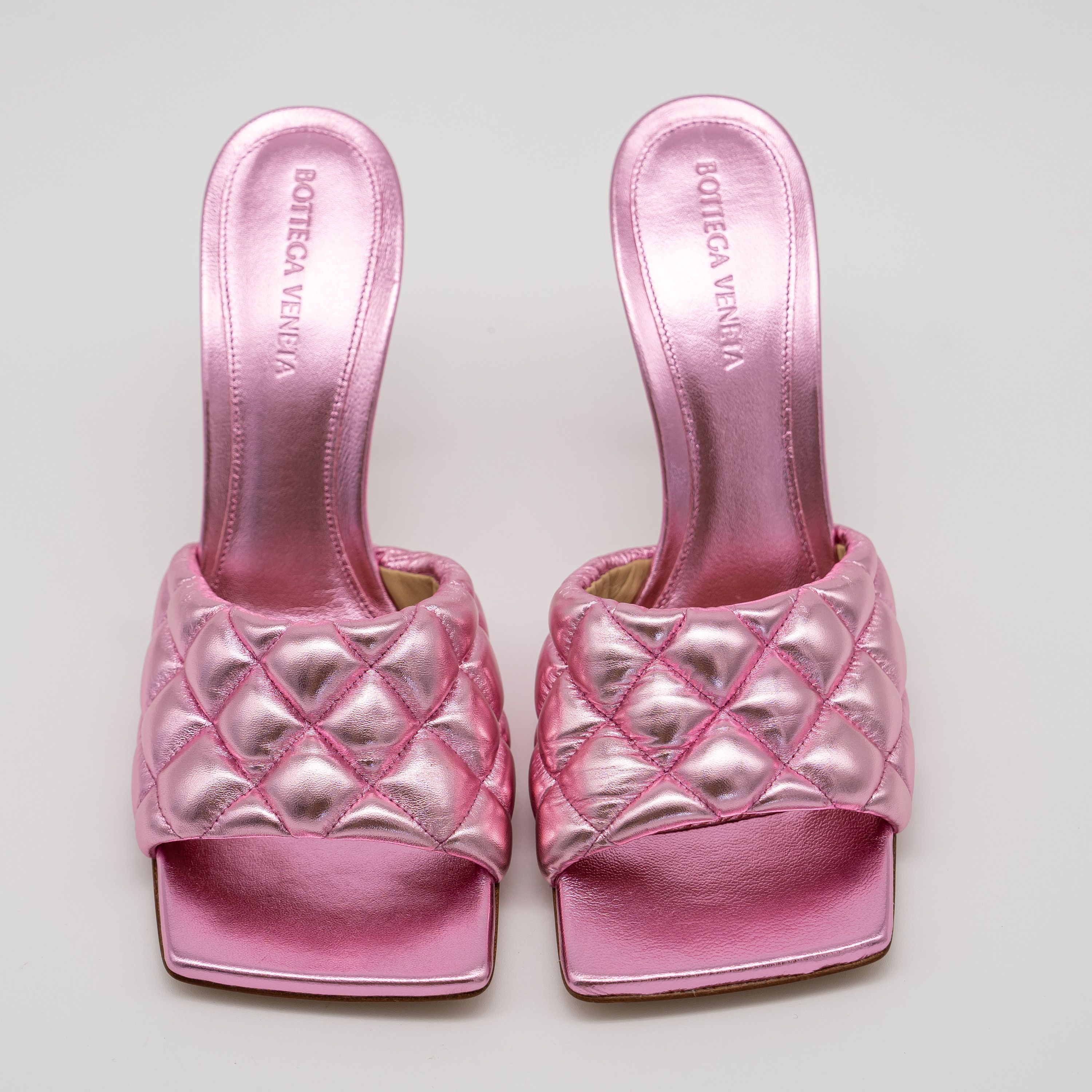 Bottega Veneta 38.5eu Bottega Veneta Pink Metallic Leather Padded Sandals Size US 8.5 / IT 38.5 - 3 Thumbnail