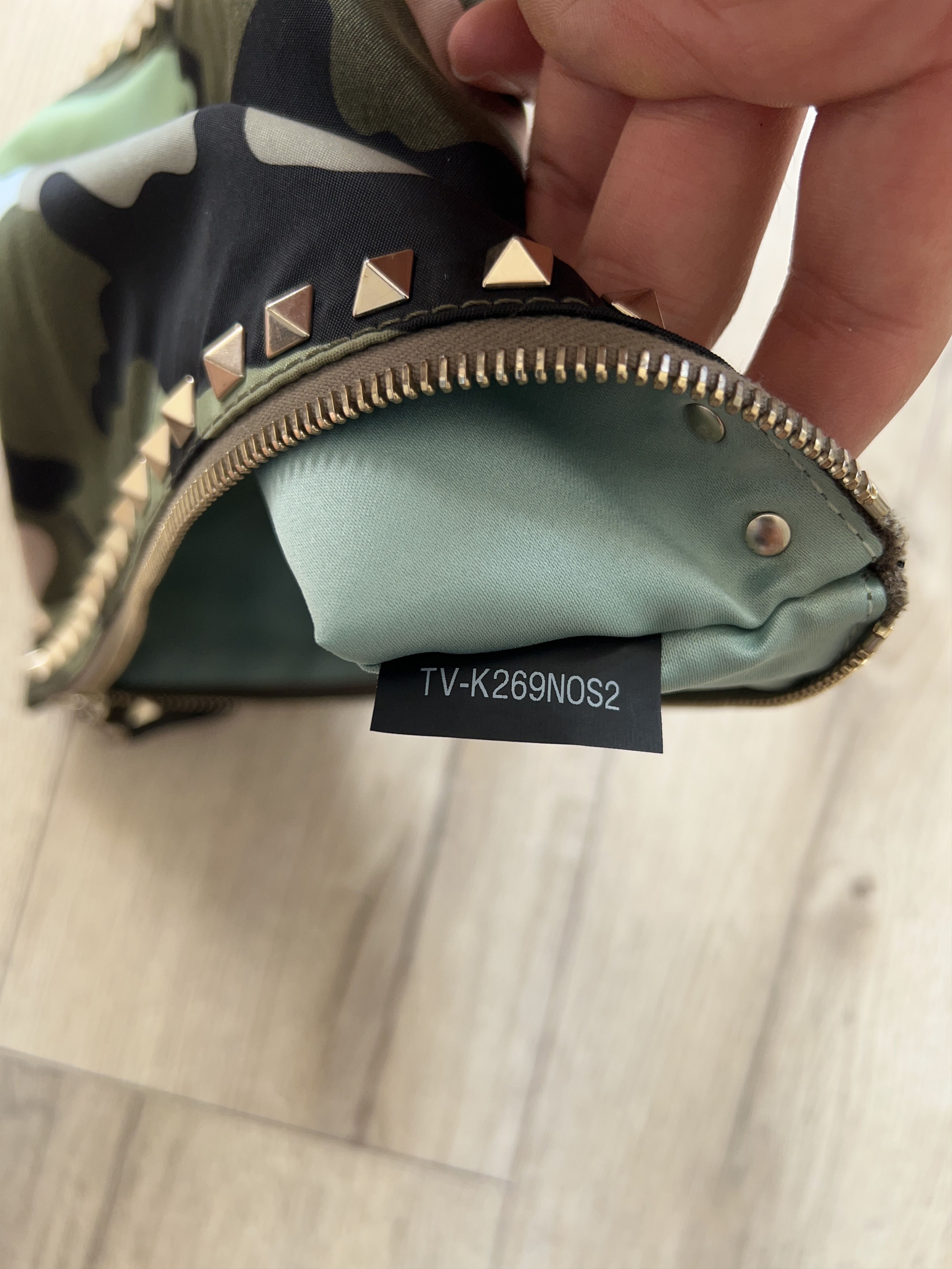 Designer × Valentino Rockstud Camo Clutch Zip Bag Pouch Nylon Size ONE SIZE - 7 Thumbnail