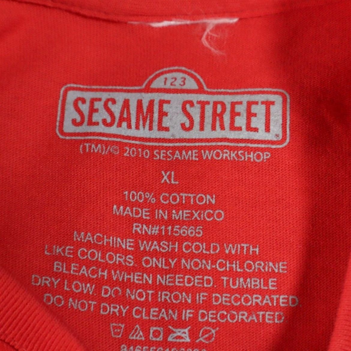 Vintage Sesame Street Tickle Me Elmo Face Solid T-Shirt Red Men's XL Size US XL / EU 56 / 4 - 5 Thumbnail