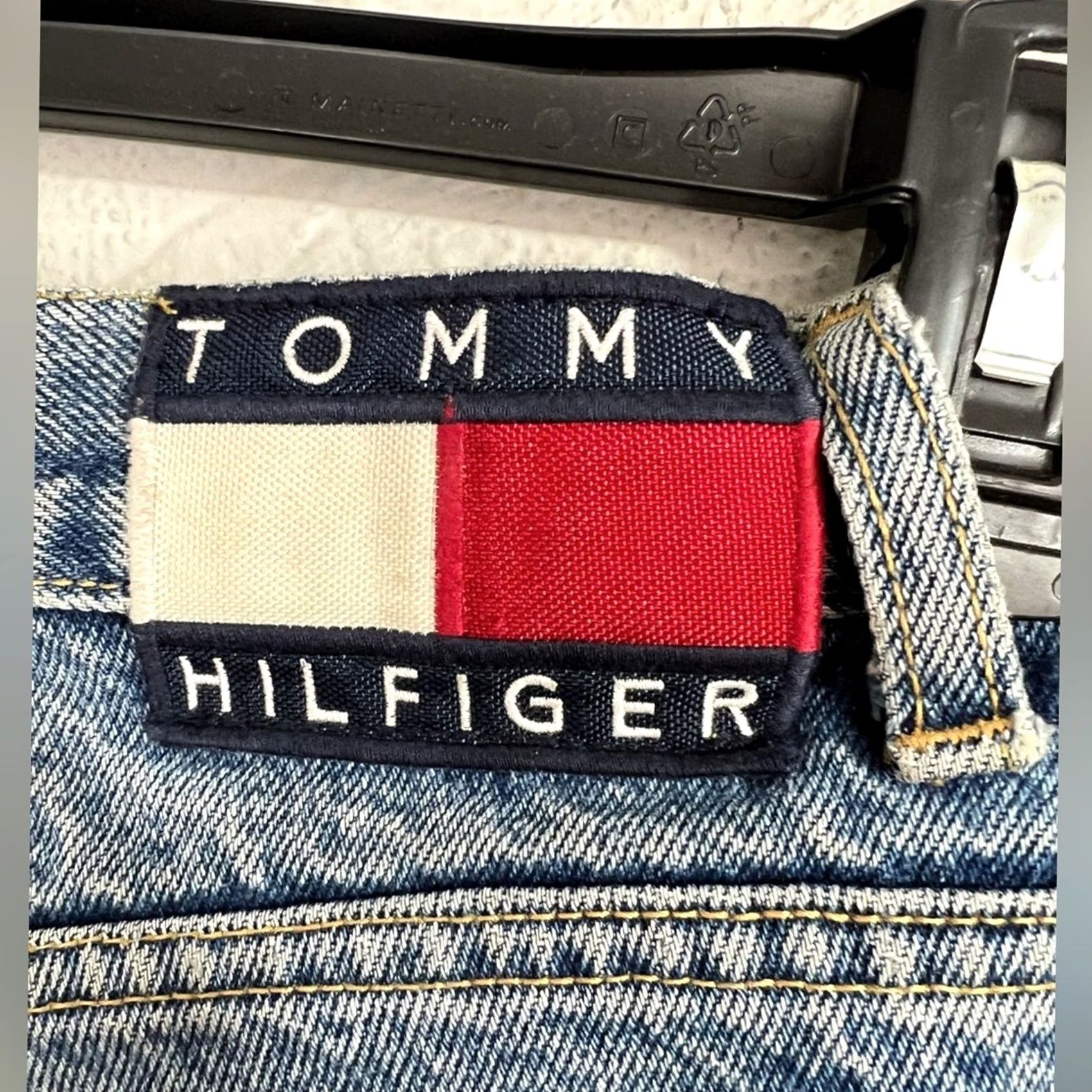 Tommy Hilfiger Vintage Tommy Hilfiger Relaxed Fit Jeans 32x32 Detail Side Patch Size US 32 / EU 48 - 5 Thumbnail