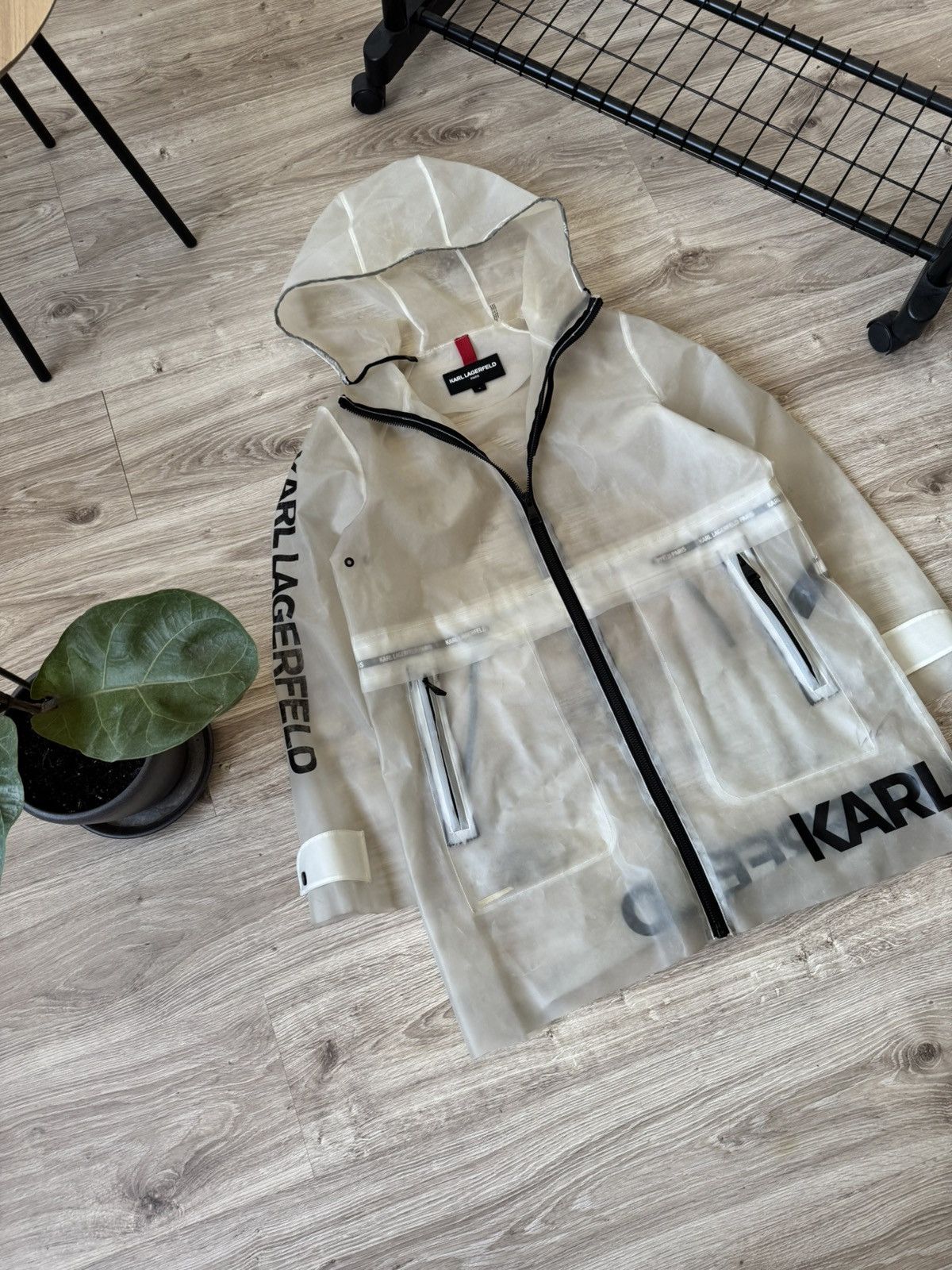 Karl Lagerfeld Karl Lagerfeld Paris Transparent Rain Coat Jacket Size M / US 6-8 / IT 42-44 - 2 Thumbnail