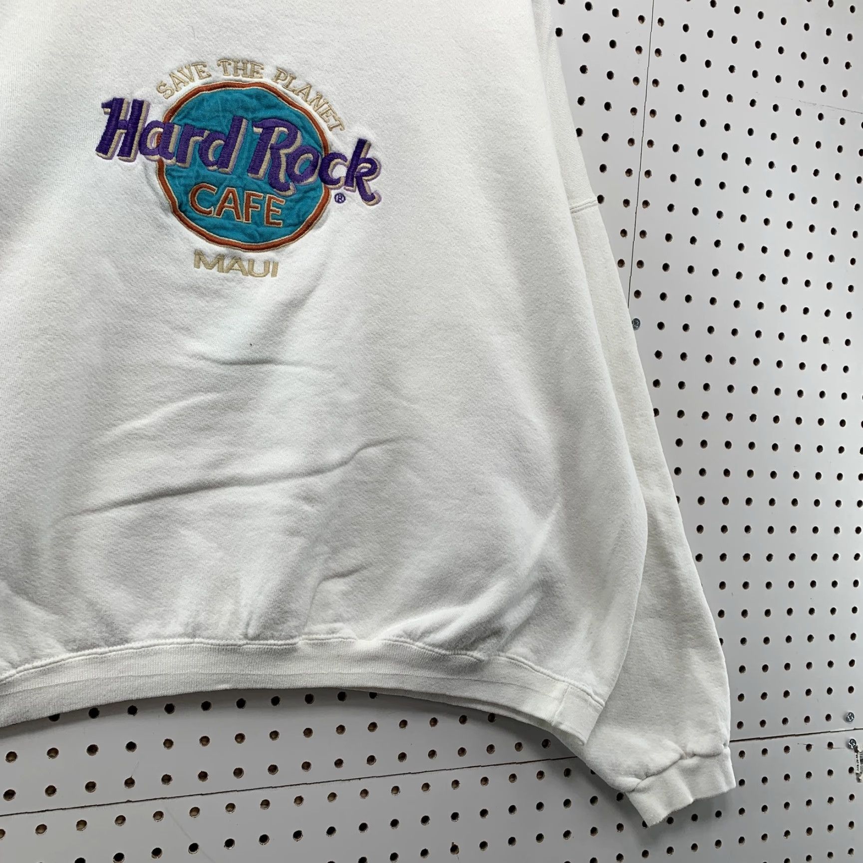 Hard Rock Cafe VINTAGE Hard Rock Cafe Maui Crewneck Sweatshirt White XL Men 90s SAVE THE PLANET Shirt Sweatshirt Pullover Crew Neck Mens 90s Size US XL / EU 56 / 4 - 3 Thumbnail