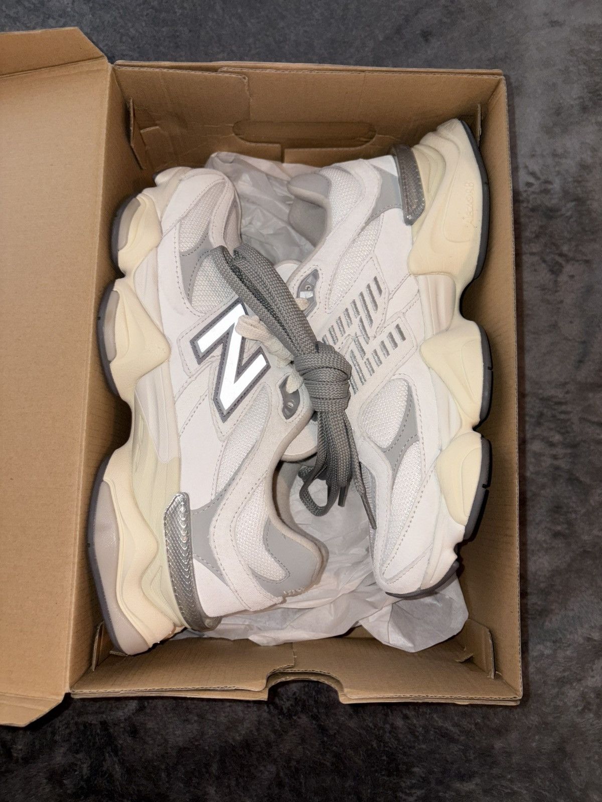 New Balance New Balance 9060 Sea salt with concrete and silver metallic Size US 9 / EU 42 - 6 Thumbnail
