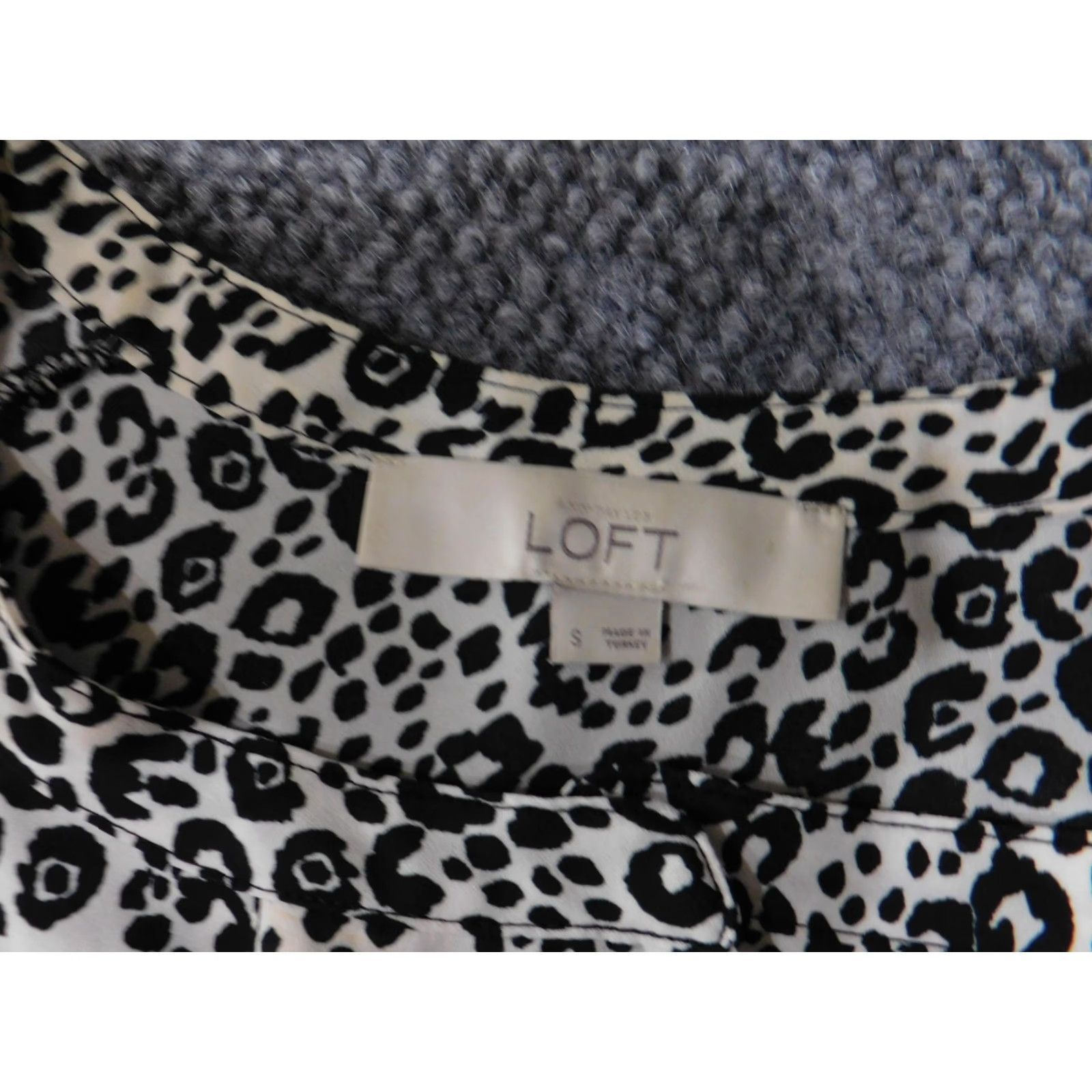 Loft VINTAGE LOFT Ann Taylor LOFT Shirt Womens Small Black White Leopard Print Long Sleeve Top Size S / US 4 / IT 40 - 4 Thumbnail