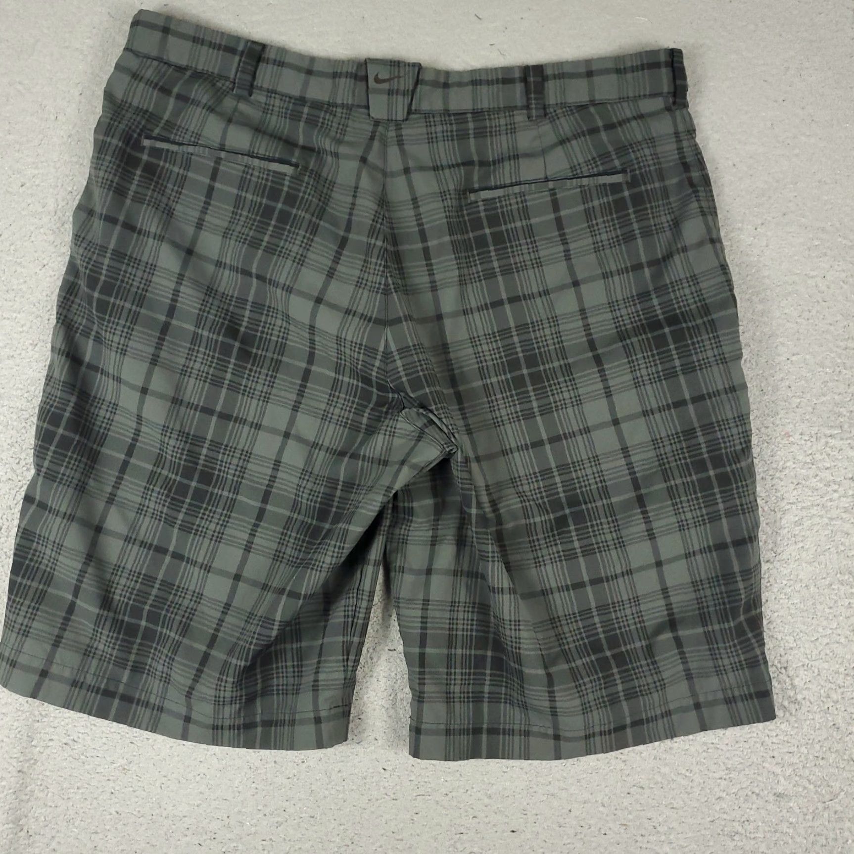 Nike Nike Shorts Mens 38 Gray Plaid Swoosh Golf Dri Fit Casual Flat Front Chino Size US 38 / EU 54 - 7 Thumbnail