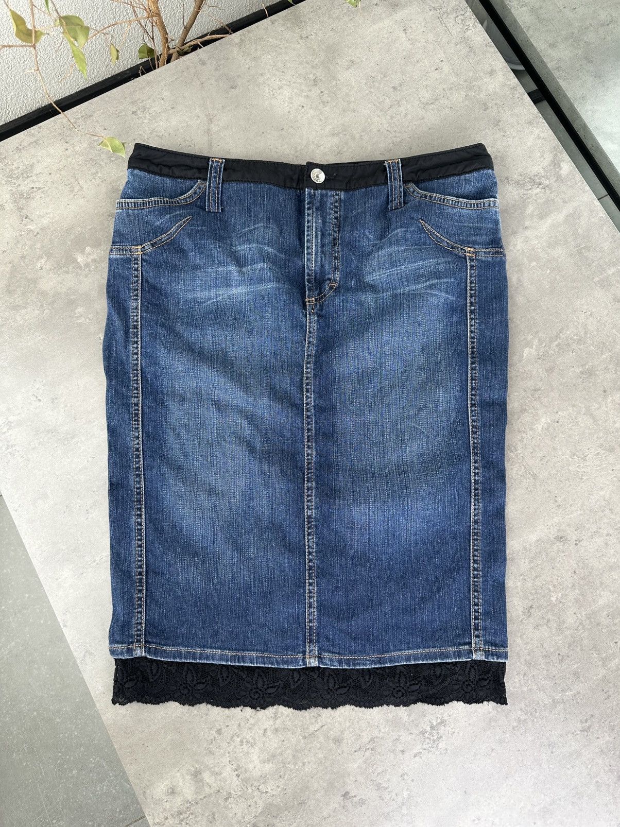 Dolce & Gabbana Dolce & Gabbana Midi Skirt Size 30" / US 8 / IT 44 - 1 Thumbnail