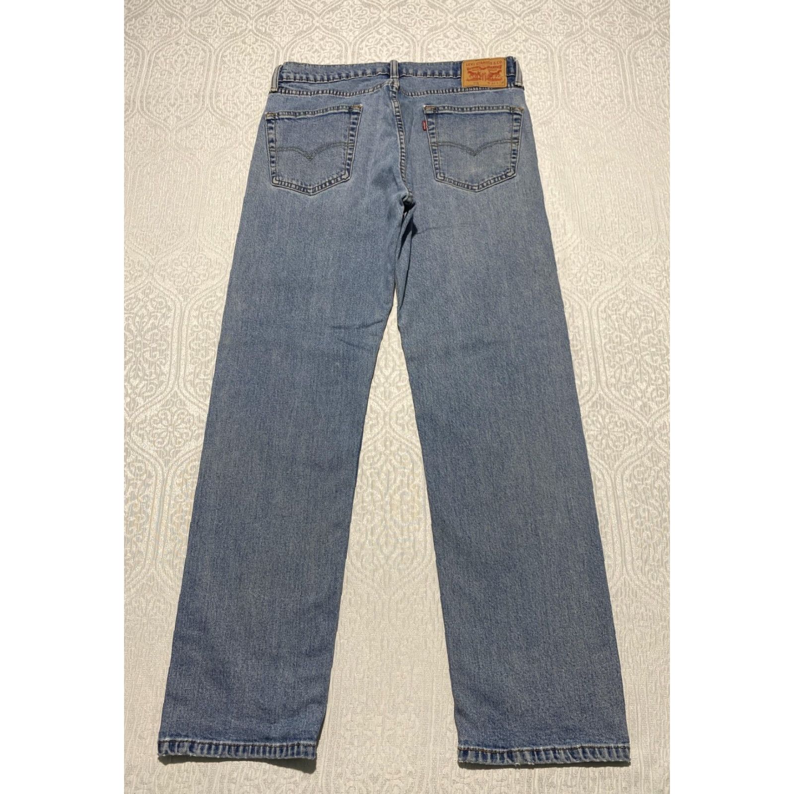 Levi's VINTAGE? No. But Levis 505 Jeans Mens 34x32 Blue Medium Wash Straight Leg Zip Fly Denim Size US 34 / EU 50 - 2 Thumbnail