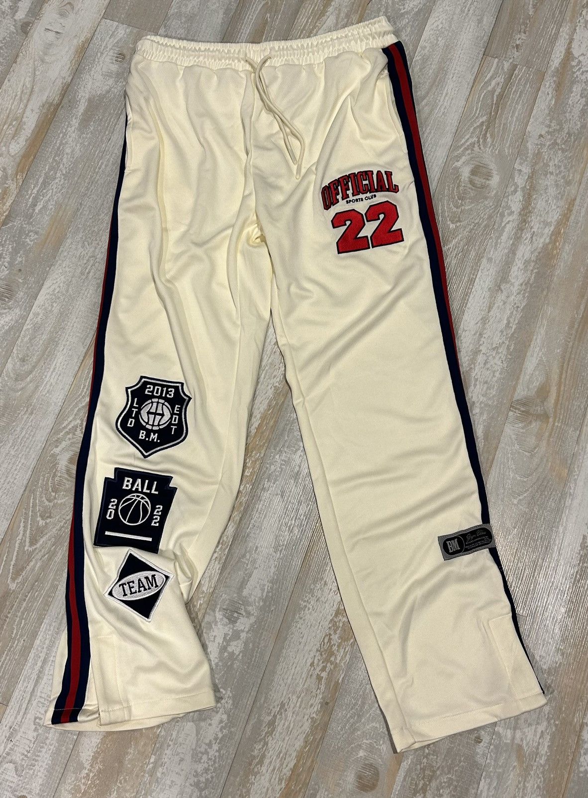 Boohoo Creme sport sweatpants Size US 32 / EU 48 - 1 Thumbnail
