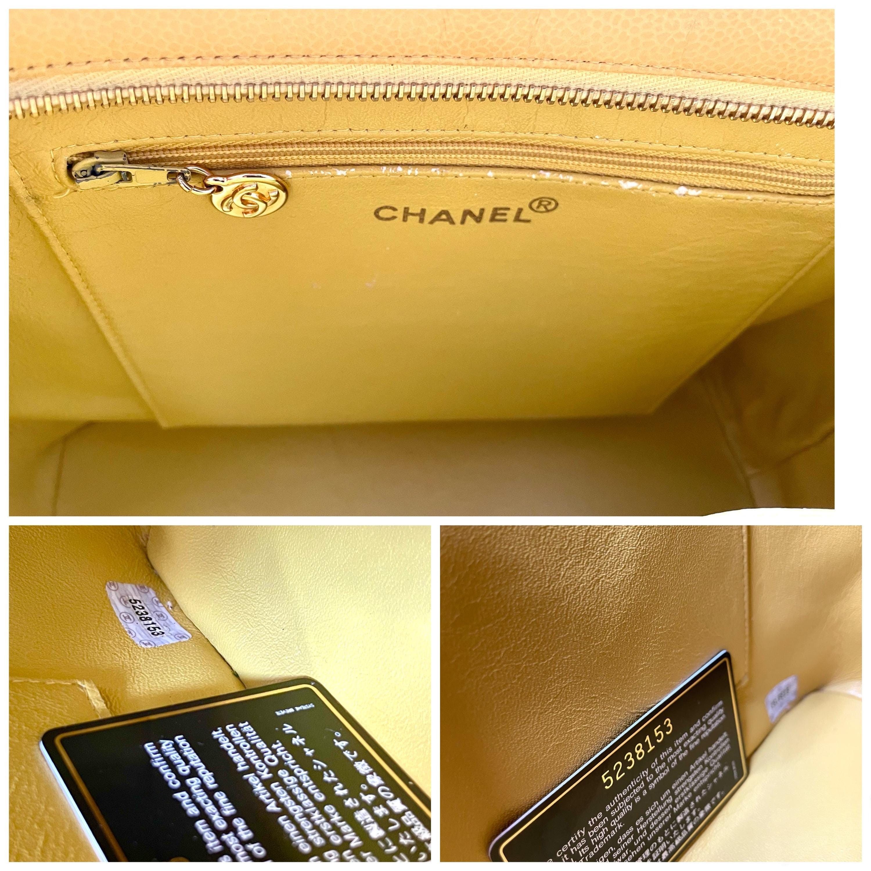 Chanel Vintage CHANEL yellow caviarskin classic tote bag, Medaillon Size ONE SIZE - 9 Thumbnail