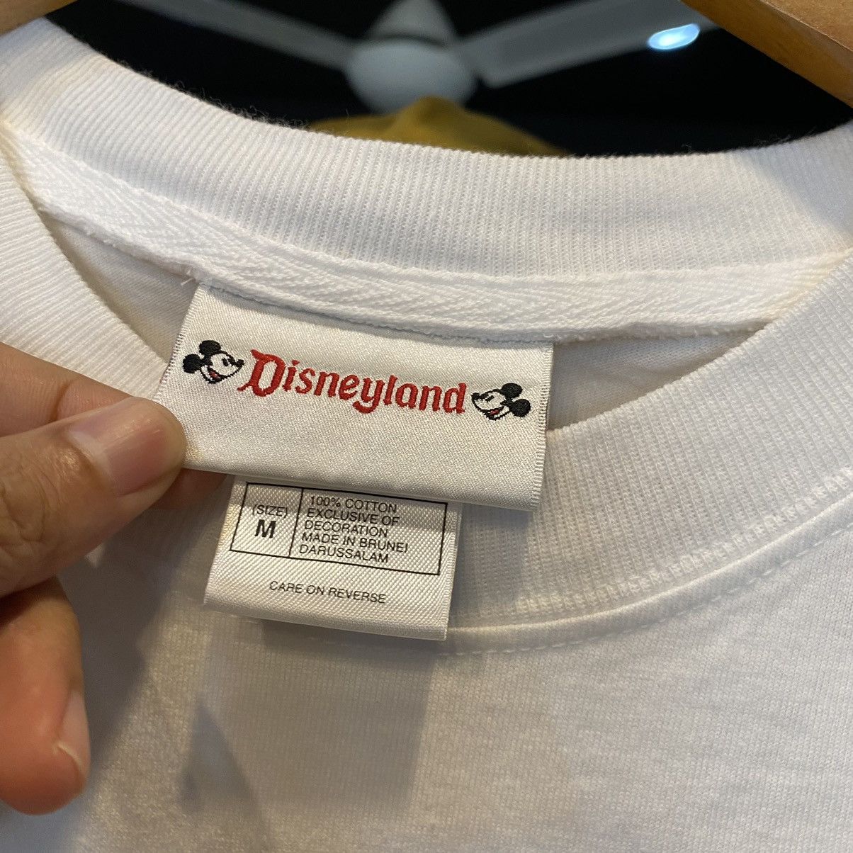 Disney VTG Rare OG 90s Disneyland 45 Years Of Magic USA L Size US L / EU 52-54 / 3 - 8 Thumbnail