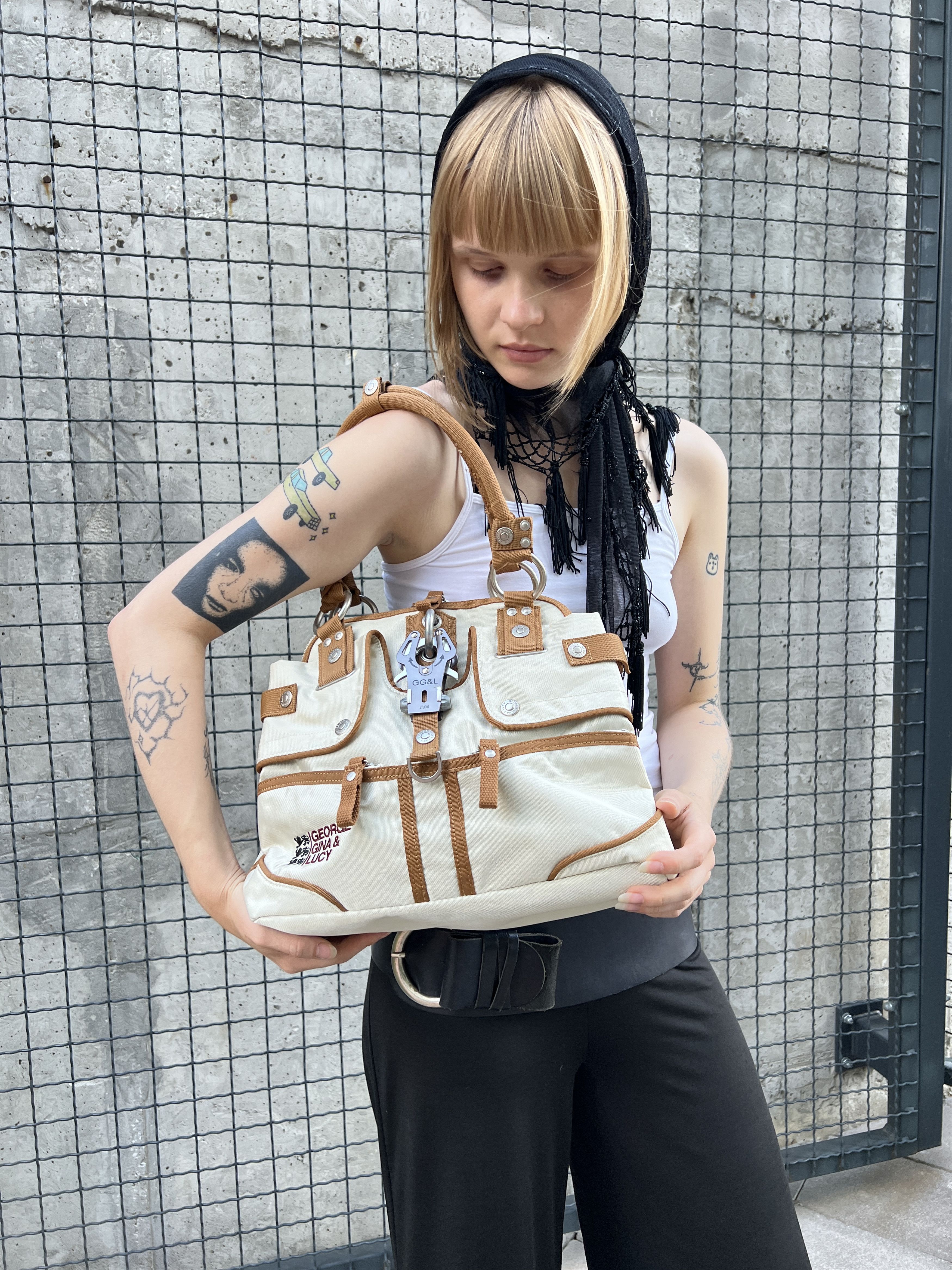George Gina & Lucy George Gina & Lucy Vintage Y2K Butterfly Charme Shoulder Bag Size ONE SIZE - 2 Thumbnail