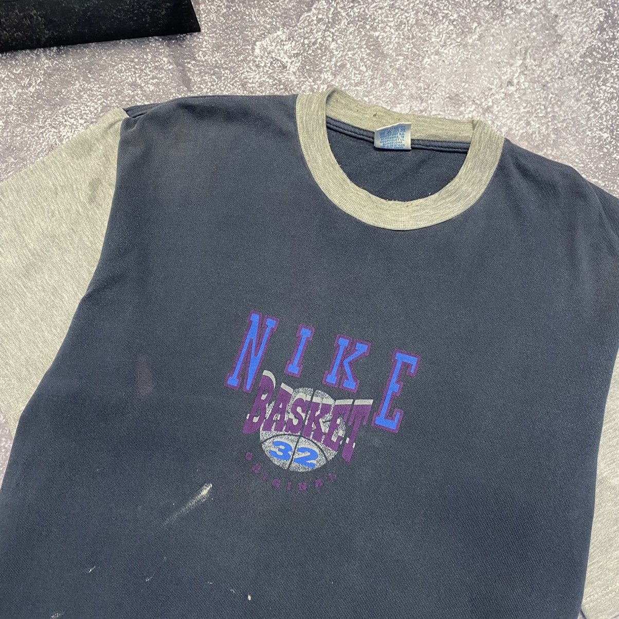Other Vintage Nike Basketball Big Centre logo 90’s tee Size US XL / EU 56 / 4 - 2 Thumbnail