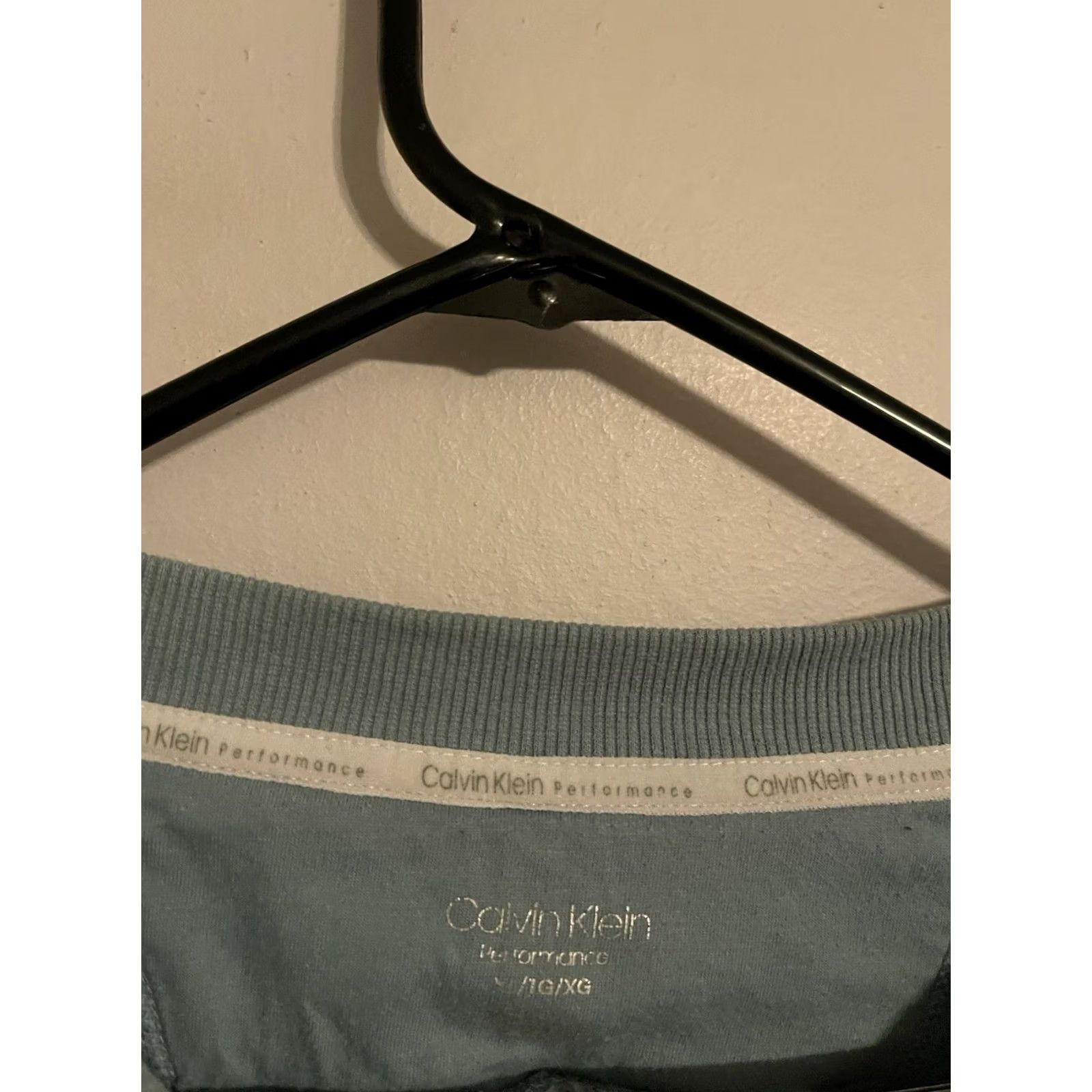 Calvin Klein Calvin Klein Performance Light Green Crewneck Sweatshirt Women's XL Athletic Pullover Crew Neck Shirt Green 60/40 Cotton-Polyester SS Activewear Size XL / US 12-14 / IT 48-50 - 4 Thumbnail