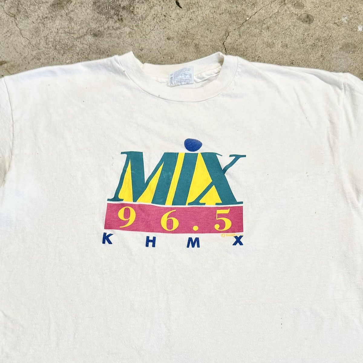 Band Tees VINTAGE RADIO STATION TEE! Size US L / EU 52-54 / 3 - 3 Thumbnail