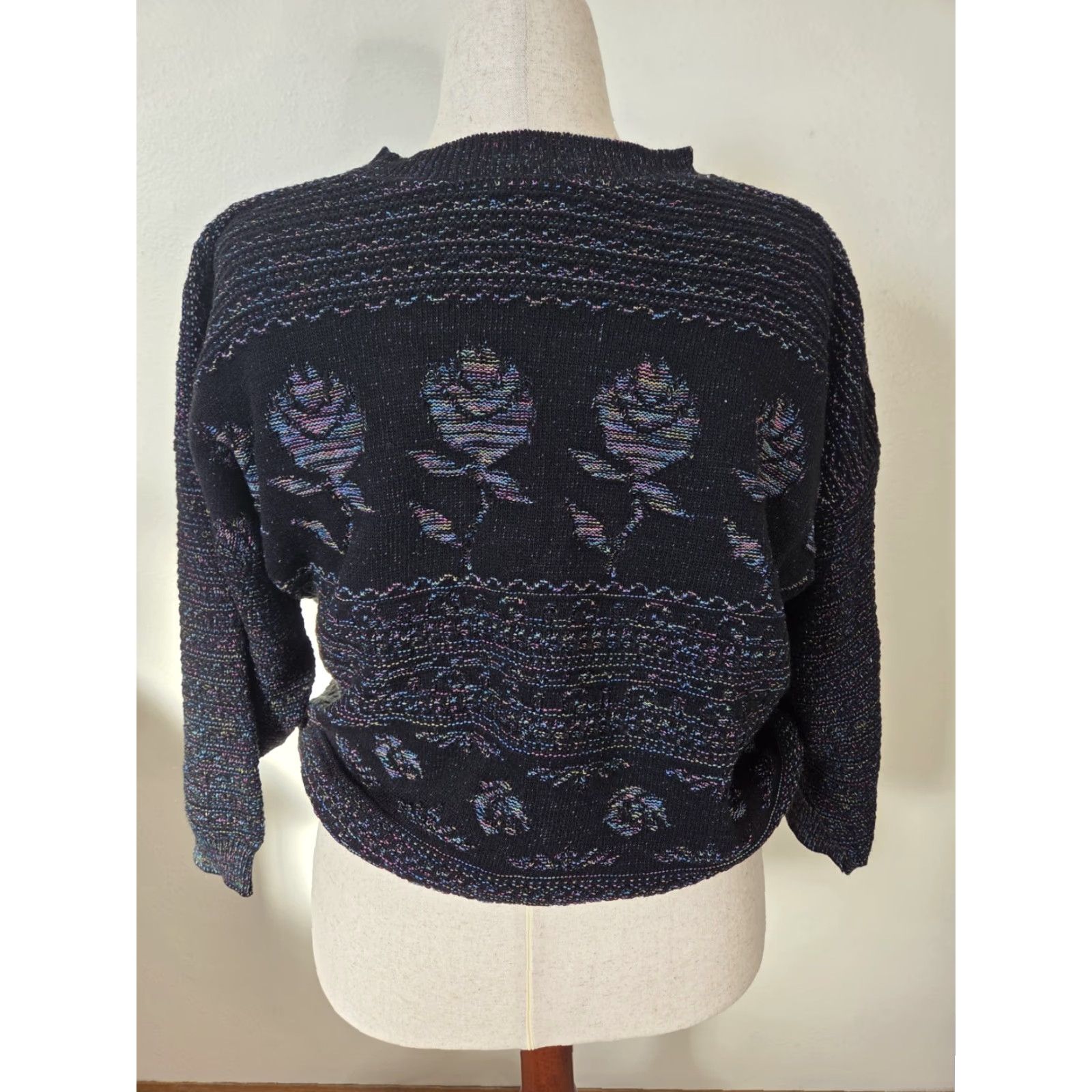 Vintage VINTAGE Women's Floral Sweater 3/4 Sleeve Black Knit Pullover Crew Neck L- Vintage Rose 90s Womens Sweater Size L / US 10 / IT 46 - 3 Thumbnail