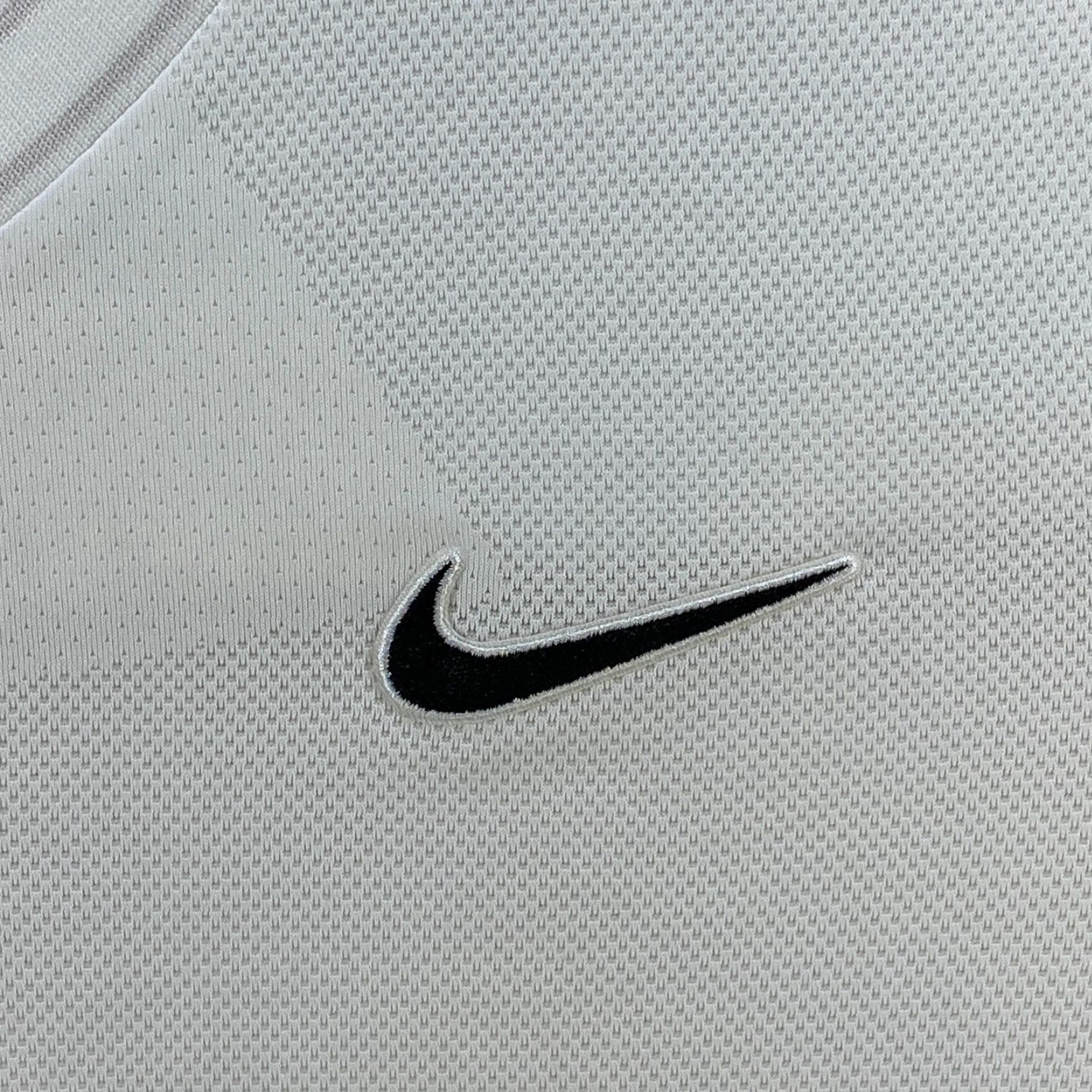 Nike Nike Rafa Nadal Wimbledon Aeroreact Men's Tennis Shirt AQ7660-100 Size S Nike Shirt Tennis Mens White 2019 90s? Size US S / EU 44-46 / 1 - 7 Thumbnail