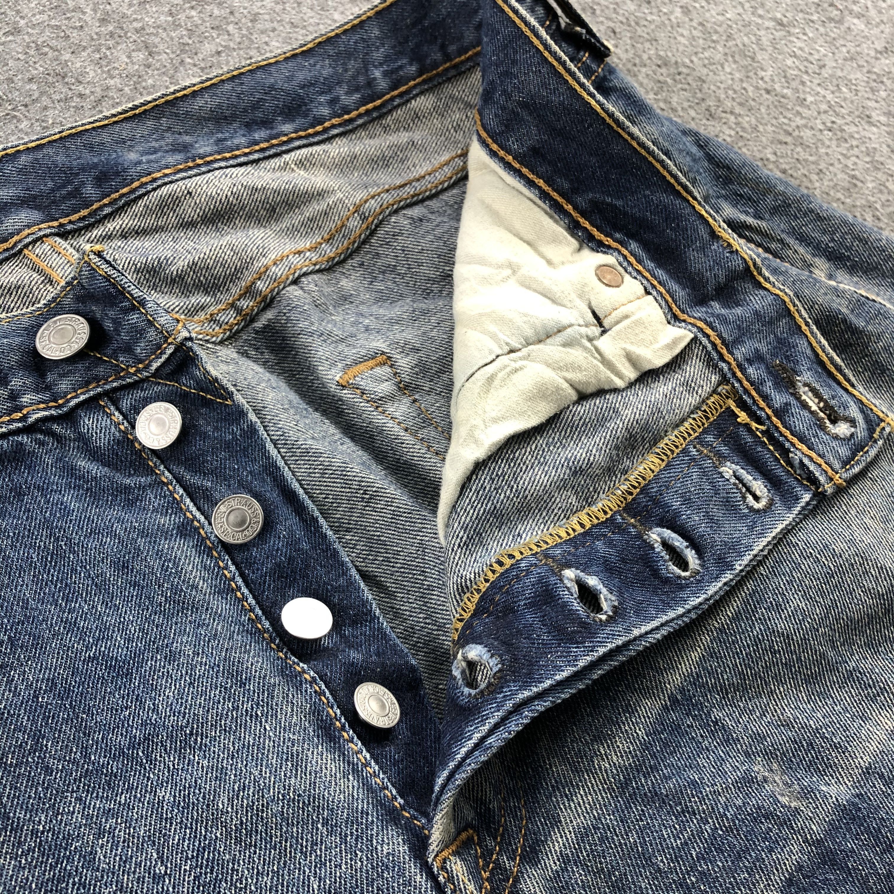 Levi's Vintage Blue Wash Levis 501 Jeans-J2066 Size US 36 / EU 52 - 10 Thumbnail