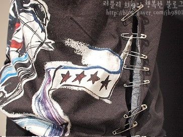 Balmain Balmain SS11 safety pin tank top bu Christophe Decarnin Size S / US 4 / IT 40 - 12 Thumbnail