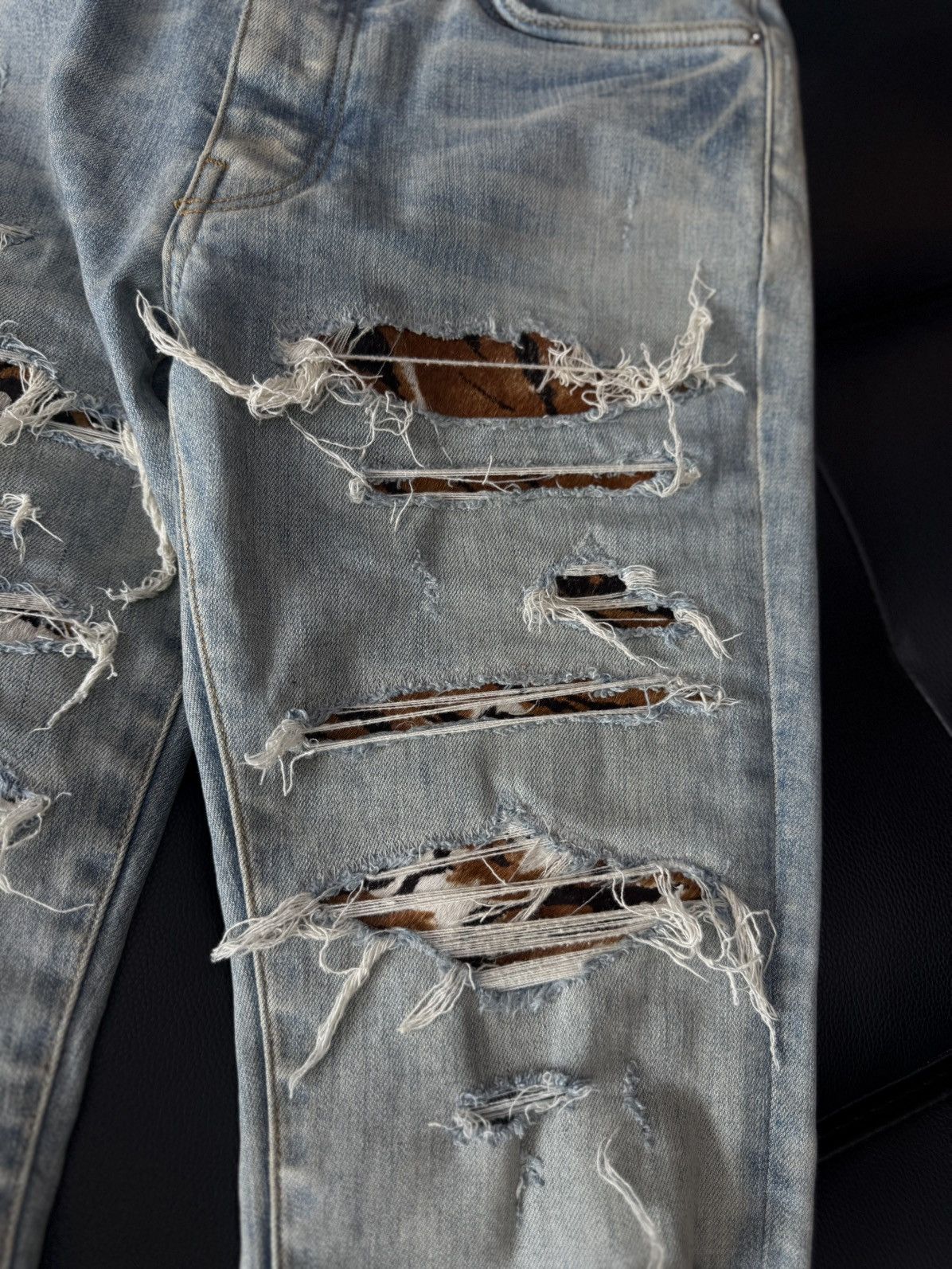 Amiri Amiri Blue Jeans Cheetah Patch Rare Size 30 Flawless 🧼 Size US 30 / EU 46 - 6 Thumbnail