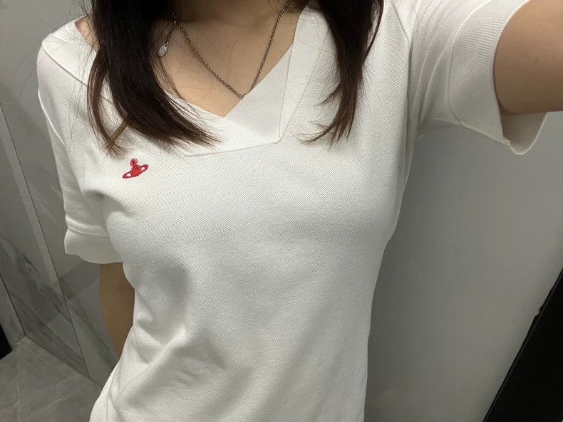 Vivienne Westwood Vivienne Westwood size3 V-neck knit skirt PoLo shirt Size M / US 6-8 / IT 42-44 - 1 Thumbnail