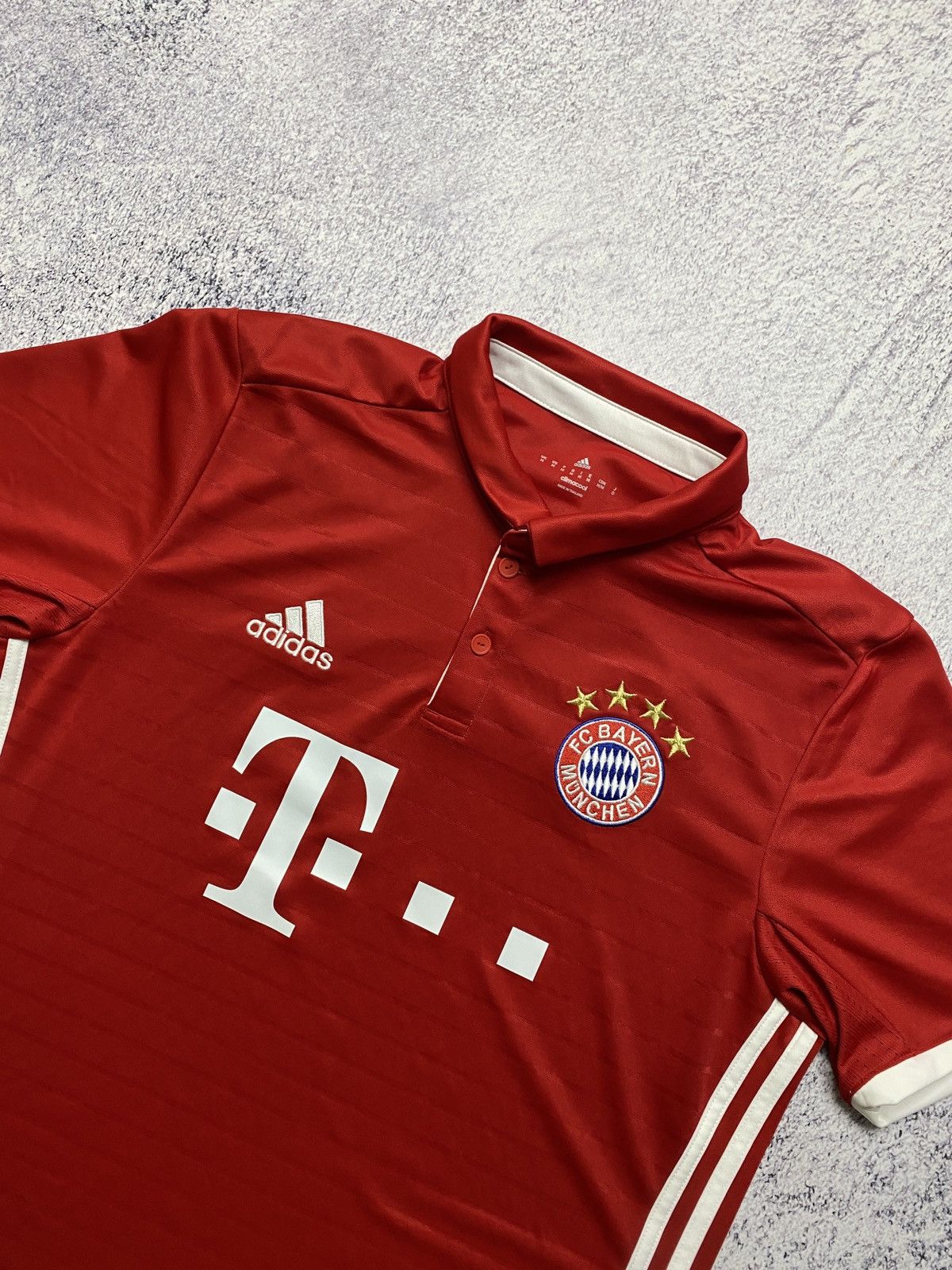 Adidas × Vintage Adidas Bayern Munich 2016/17 Soccer Jersey Football Shirt Size US M / EU 48-50 / 2 - 4 Thumbnail