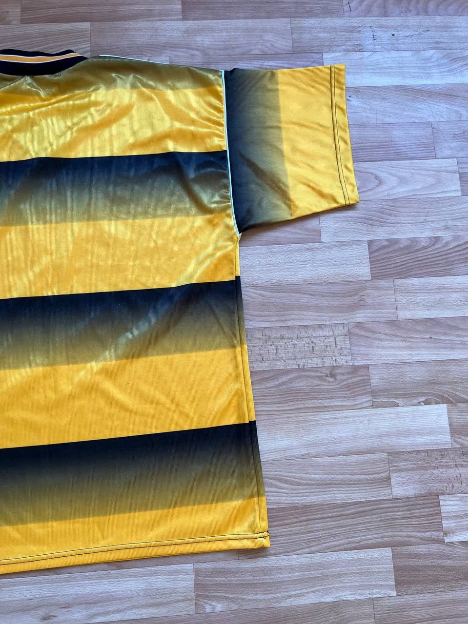 Vintage 2004 BOSTON UNITED HOME SOCCER JERSEY FOOTBALL SHIRT RARE Size US XL / EU 56 / 4 - 10 Thumbnail