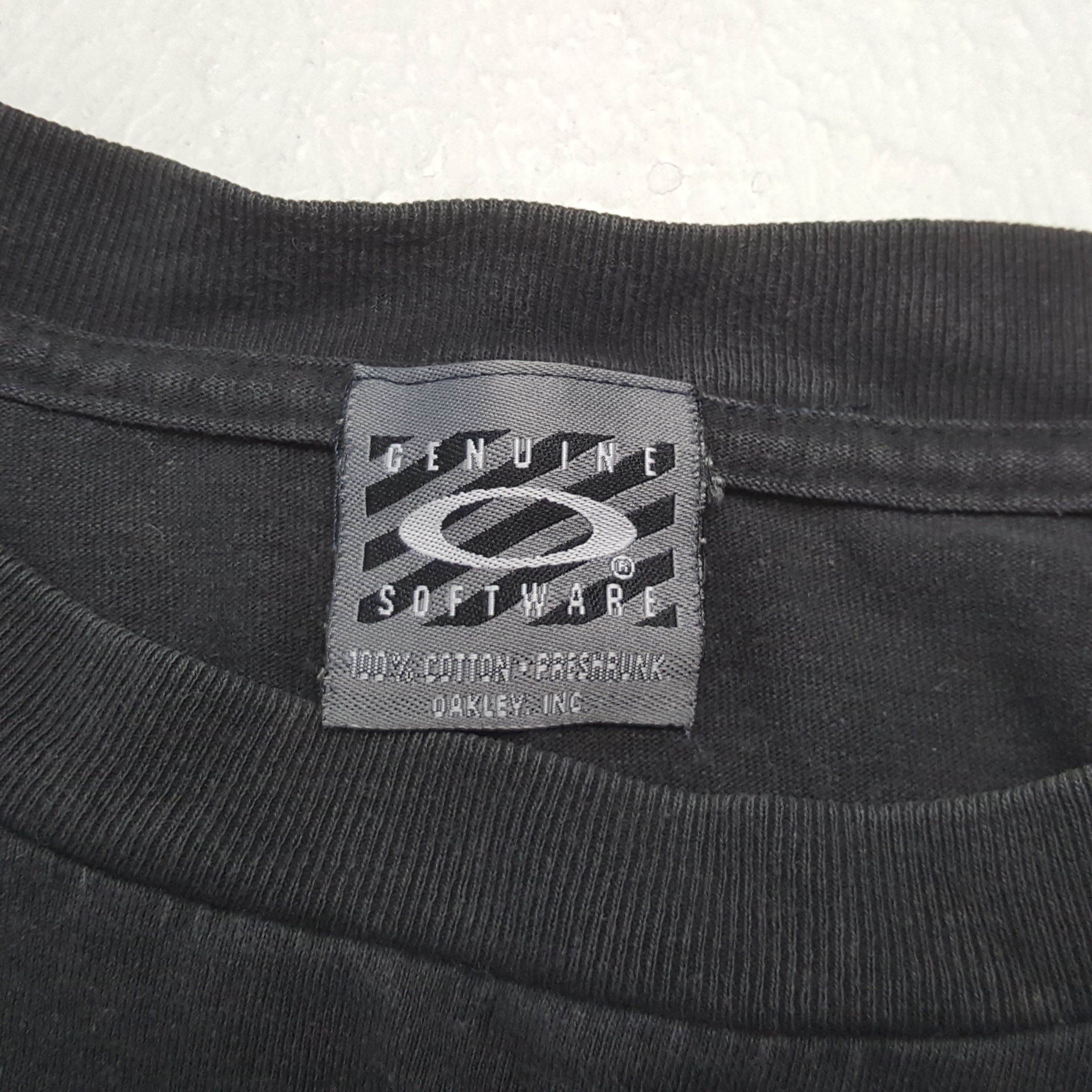 Oakley Oakley Center Spellout Logo Design Tshirt RR19 Size US L / EU 52-54 / 3 - 5 Thumbnail