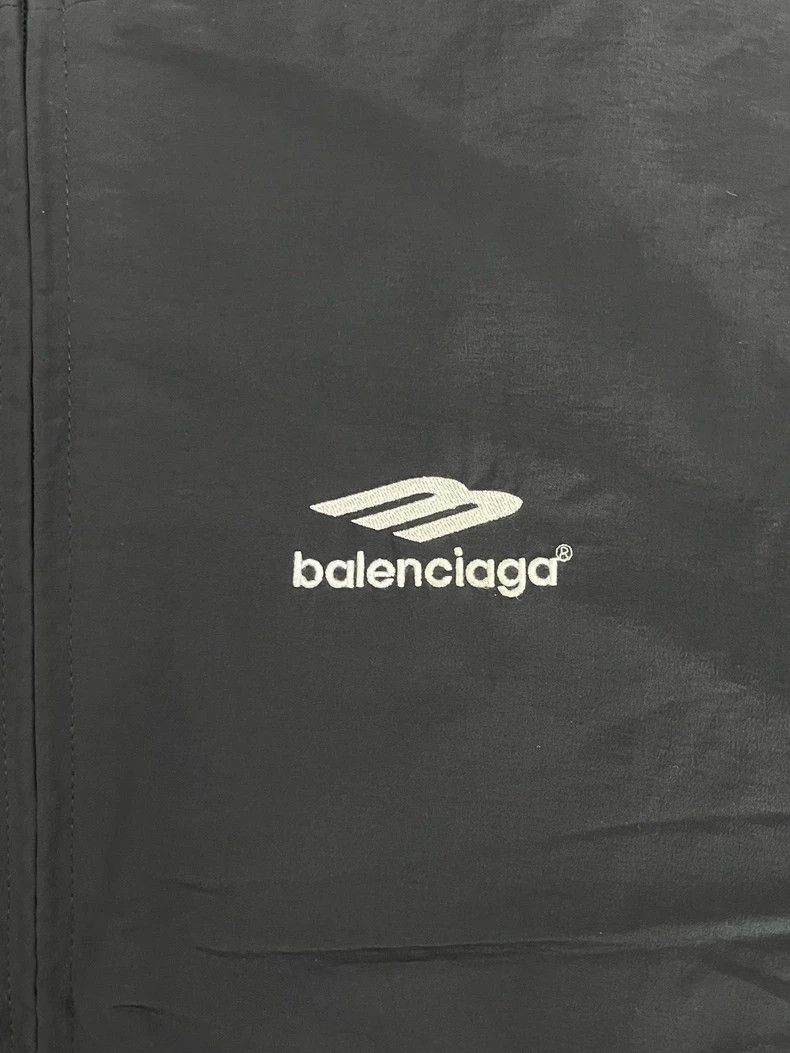 Balenciaga Balenciaga Solid Logo print zip-up sport long-sleeve jacke Size US M / EU 48-50 / 2 - 3 Thumbnail