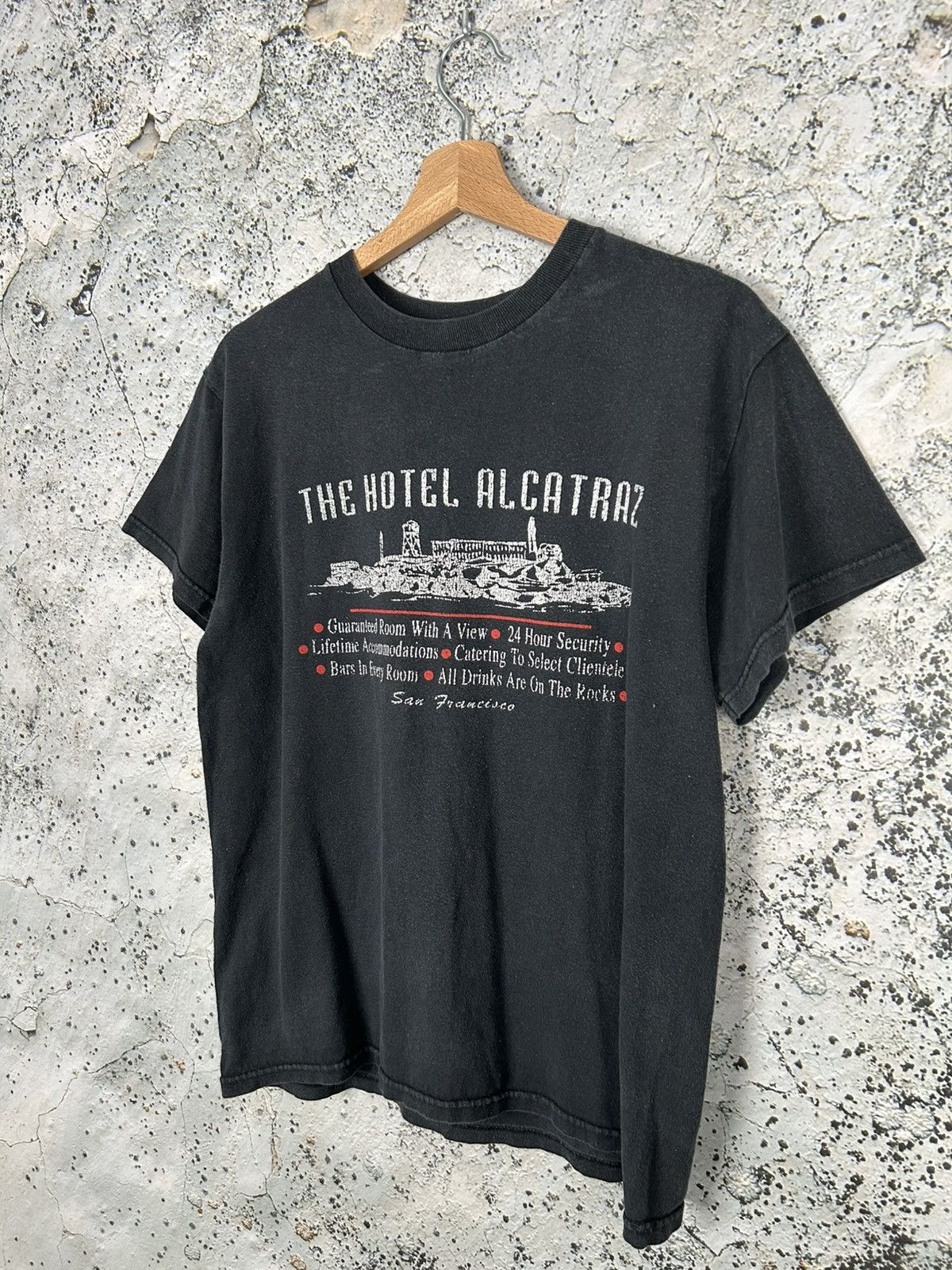 Vintage Vintage The Hotel Alcatraz Graphic Tee Grunge Rock Punk Size US M / EU 48-50 / 2 - 2 Thumbnail